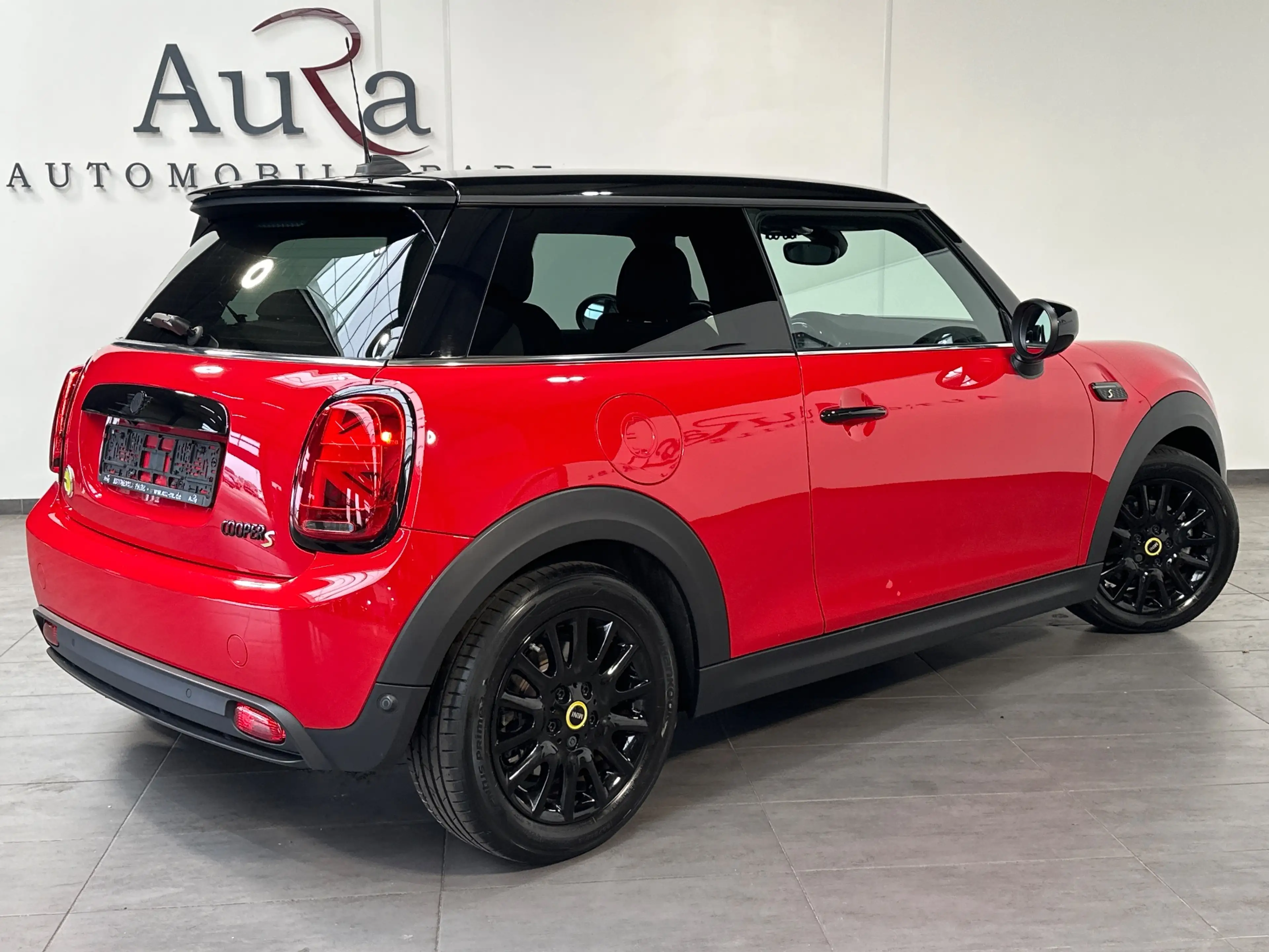 MINI Cooper SE Classic Trim Black NAV+LED+KAM+TEIL-LEDER+SHZ+VC — photo 4