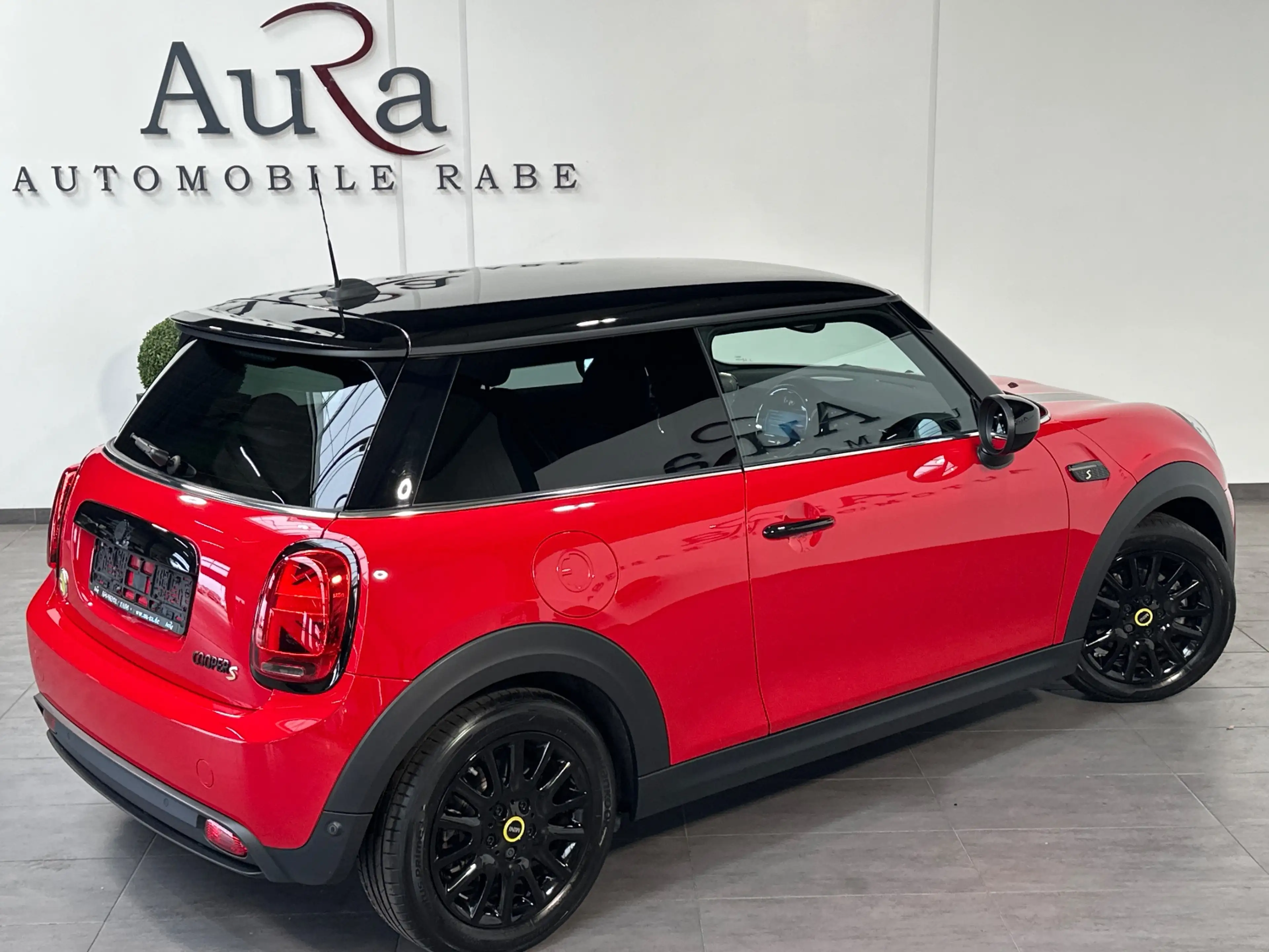 MINI Cooper SE Classic Trim Black NAV+LED+KAM+TEIL-LEDER+SHZ+VC — photo 5