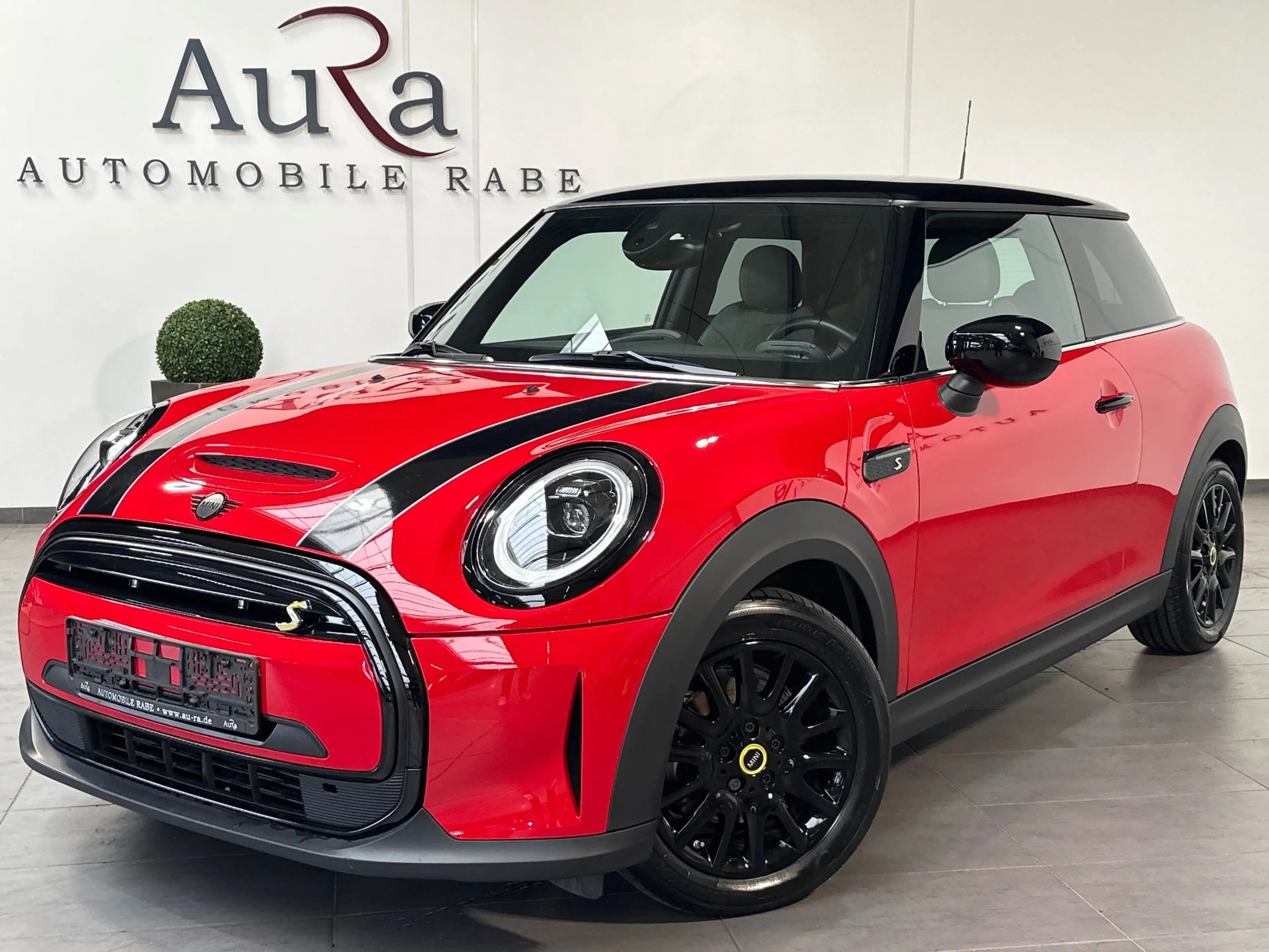 MINI Cooper SE Classic Trim Black NAV+LED+KAM+TEIL-LEDER+SHZ+VC