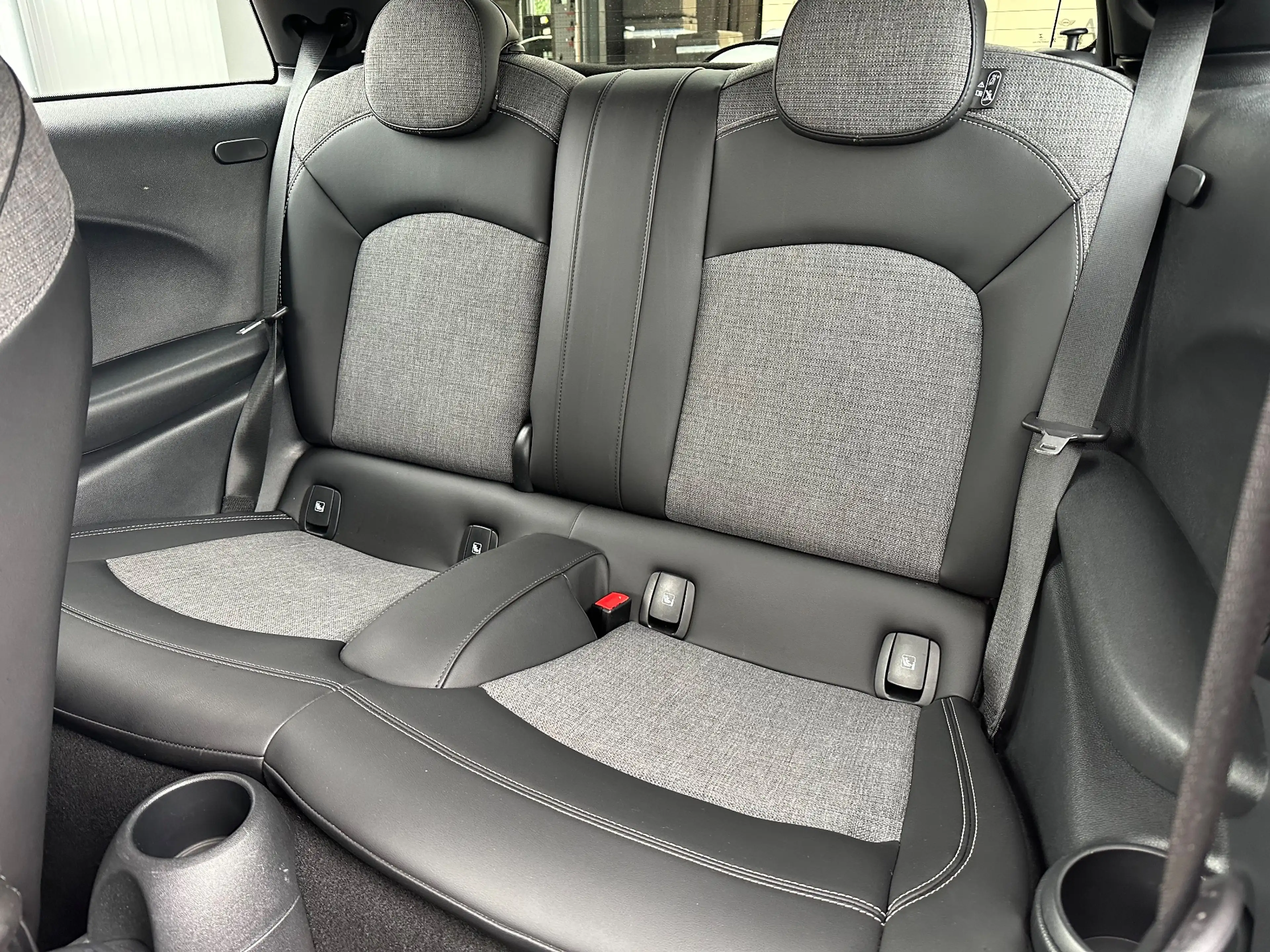MINI Cooper SE Classic Trim Black NAV+LED+KAM+TEIL-LEDER+SHZ+VC — photo 11