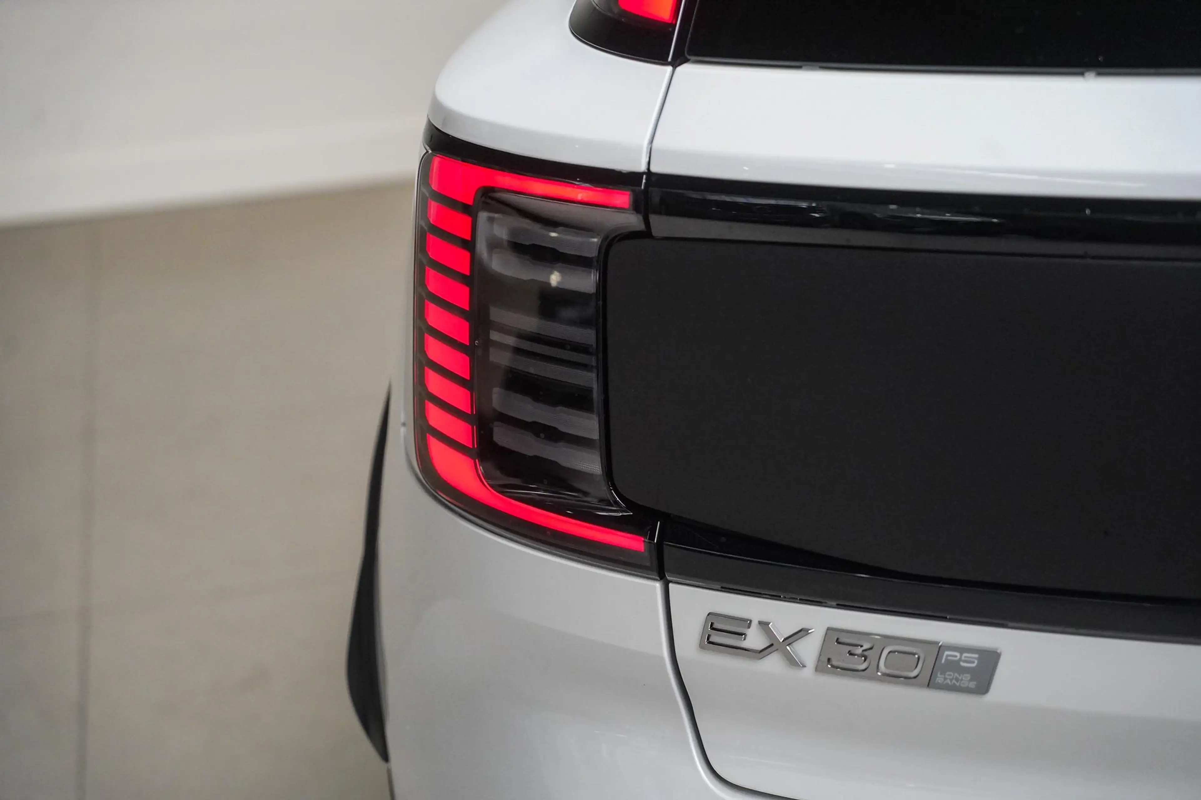 Volvo EX30 Cross Country P5 Long Range Plus Europa 69 kWh 272 — photo 8