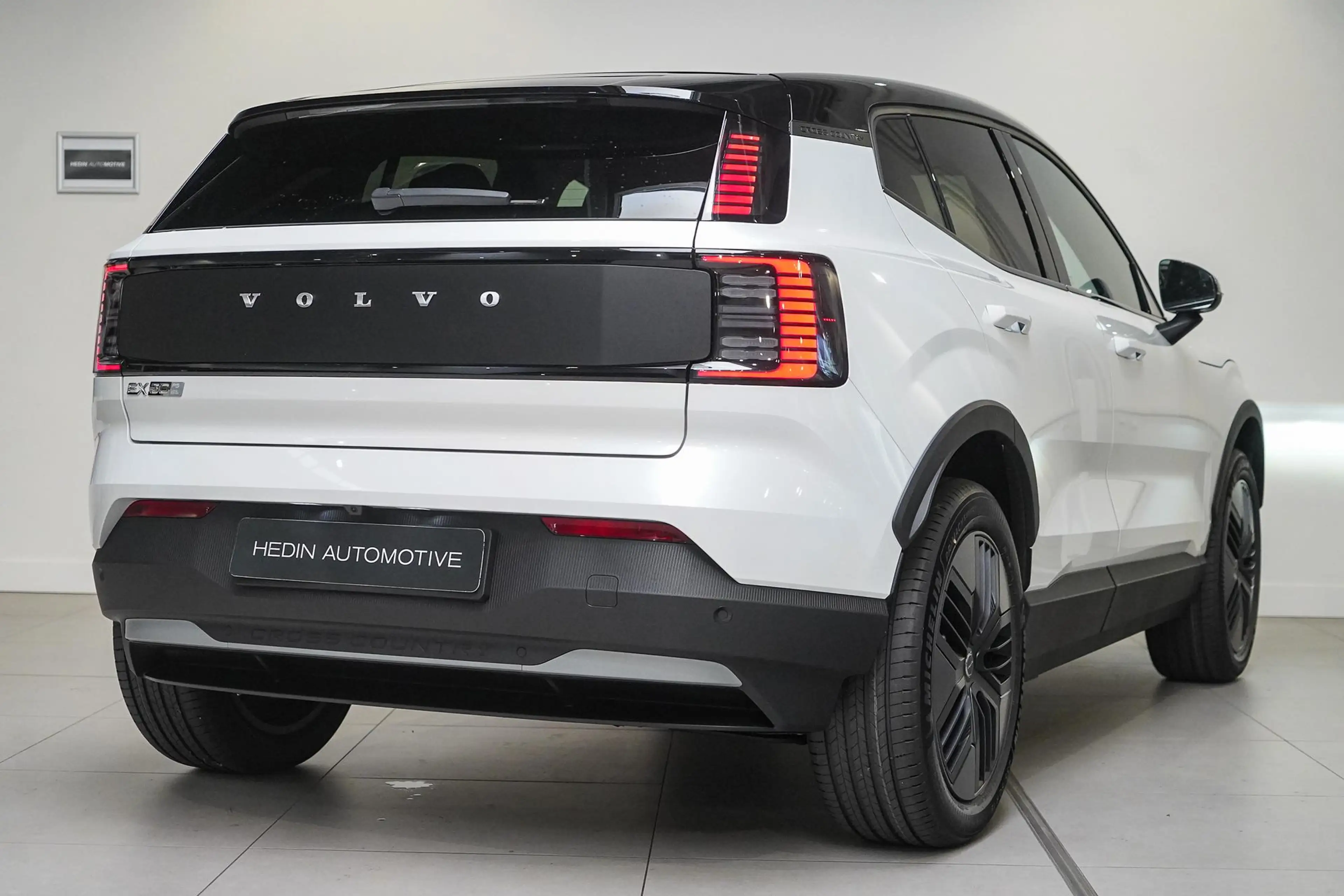 Volvo EX30 Cross Country P5 Long Range Plus Europa 69 kWh 272 — photo 6