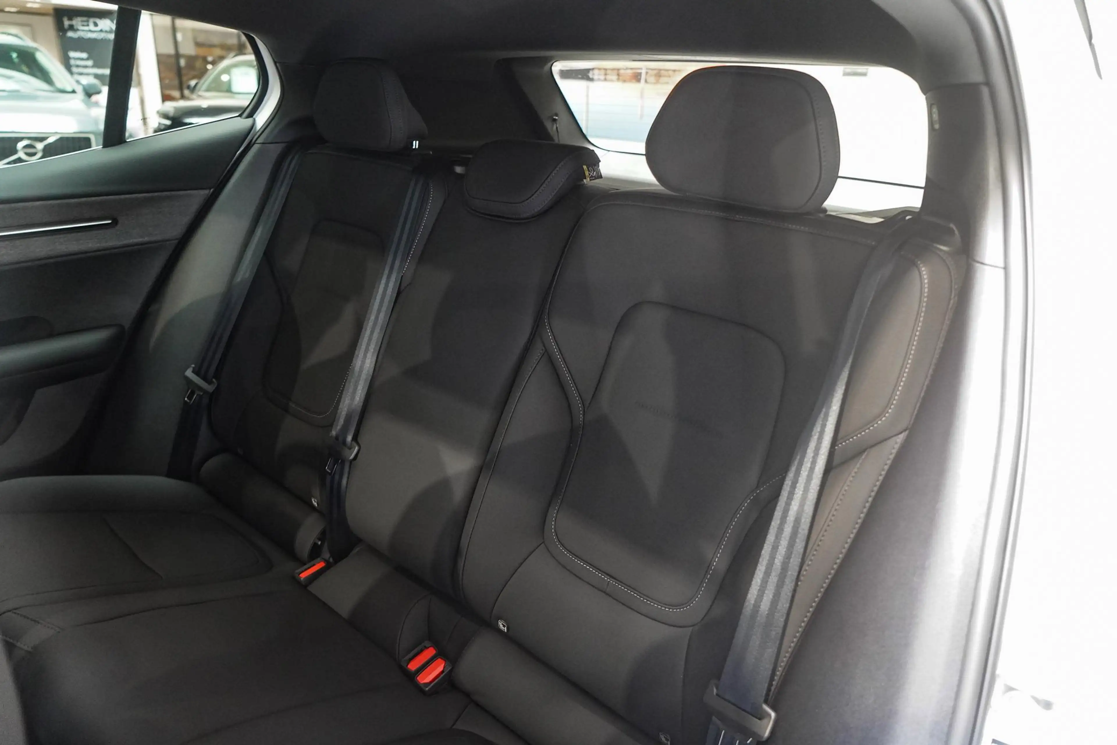 Volvo EX30 Cross Country P5 Long Range Plus Europa 69 kWh 272 — photo 15