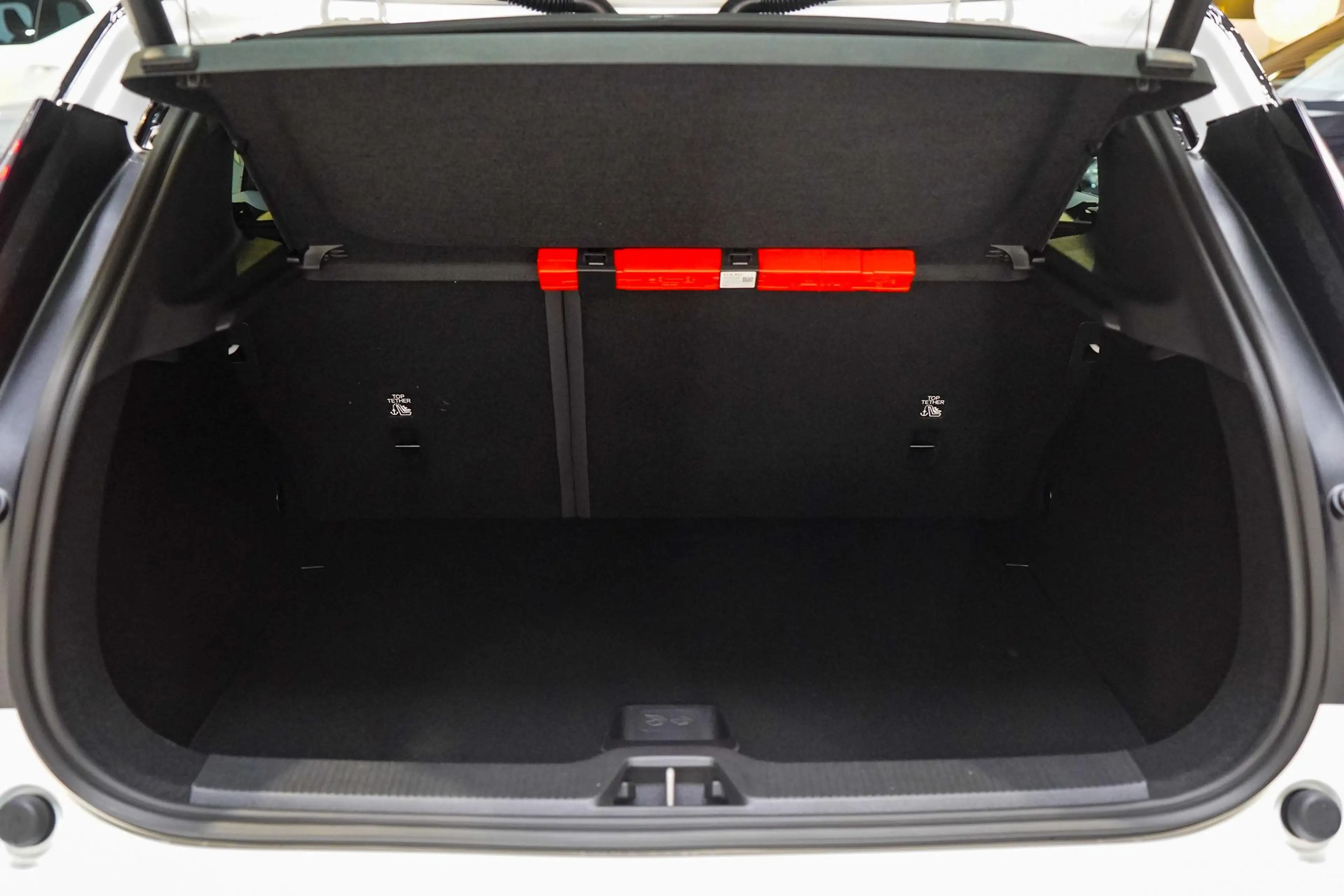 Volvo EX30 Cross Country P5 Long Range Plus Europa 69 kWh 272 — photo 11
