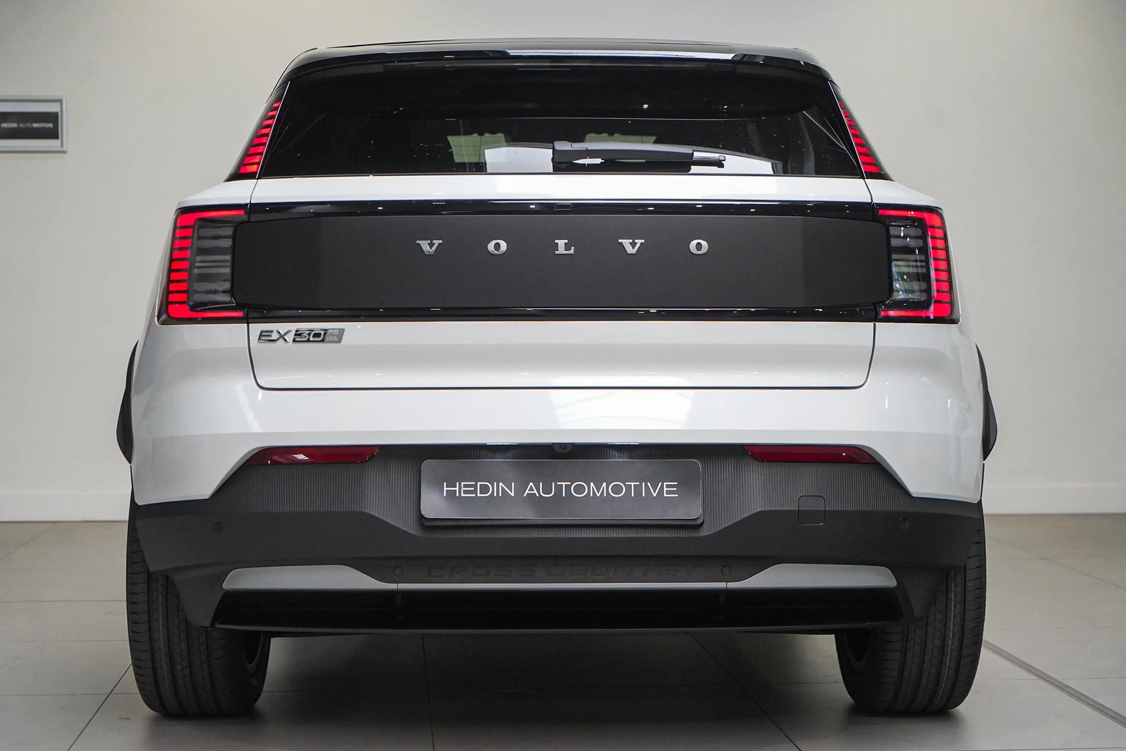 Volvo EX30 Cross Country P5 Long Range Plus Europa 69 kWh 272 — photo 5