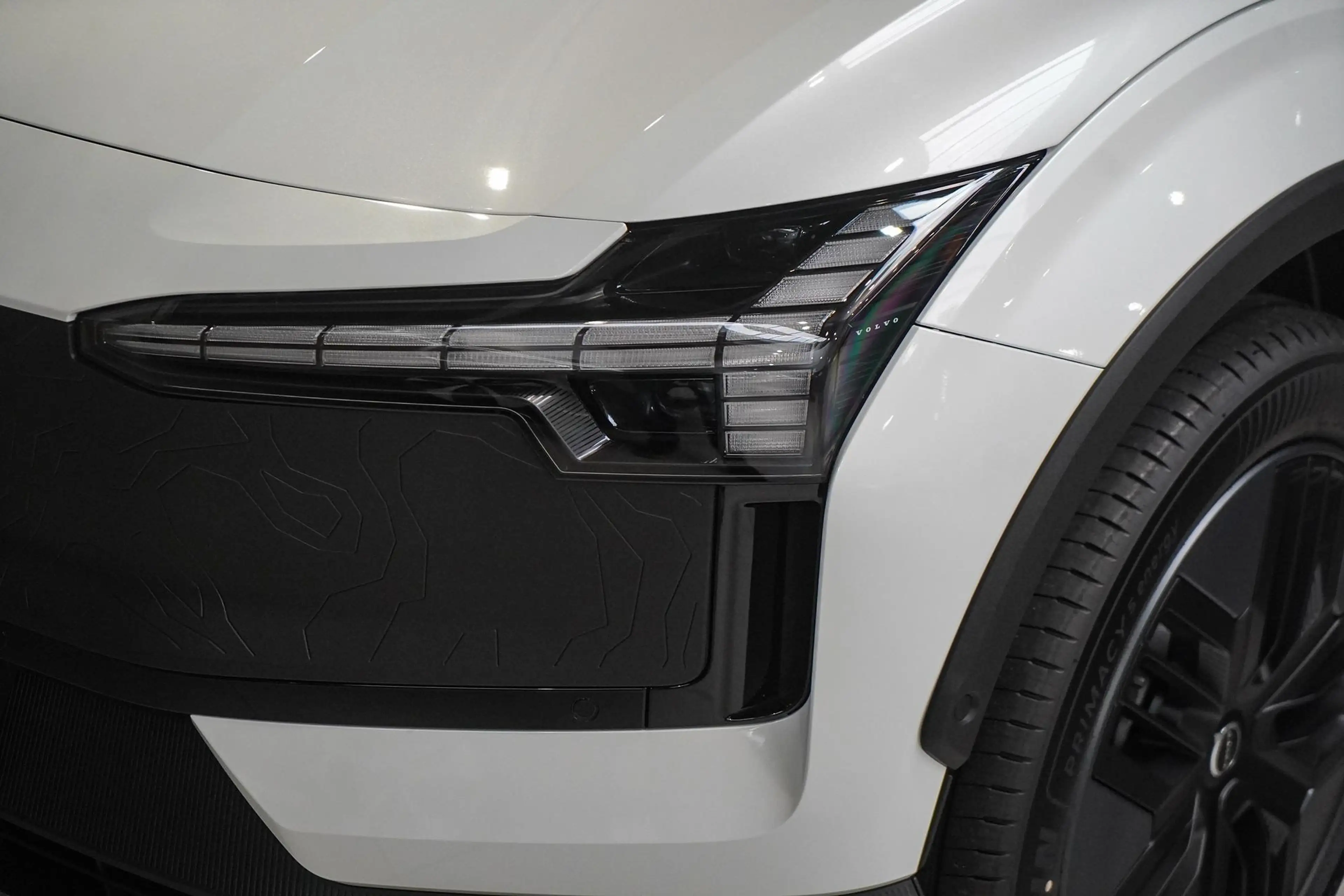 Volvo EX30 Cross Country P5 Long Range Plus Europa 69 kWh 272 — photo 4