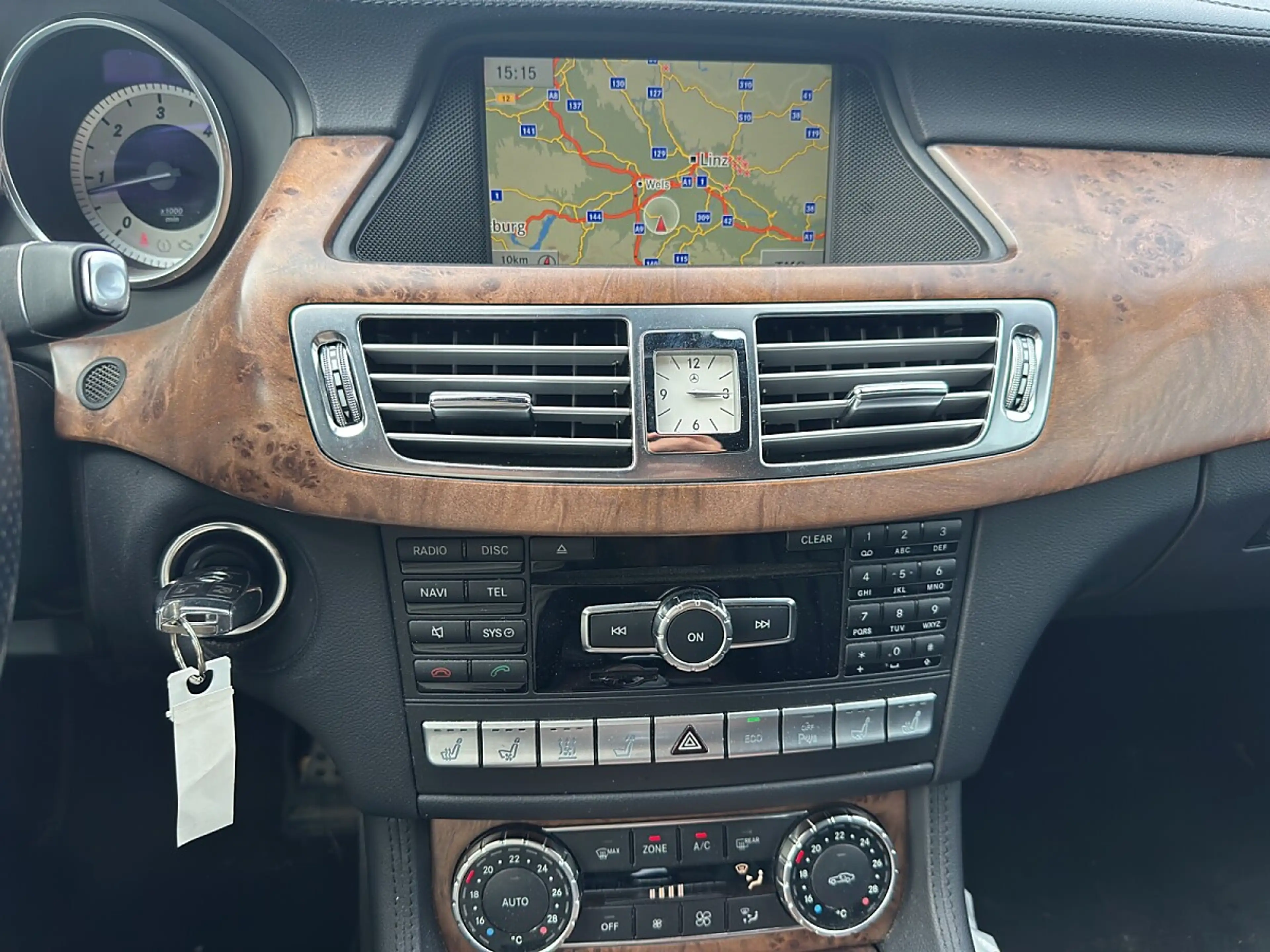 Mercedes-Benz CLS 350 CDI Shooting Brake 4MATIC Aut. — photo 11