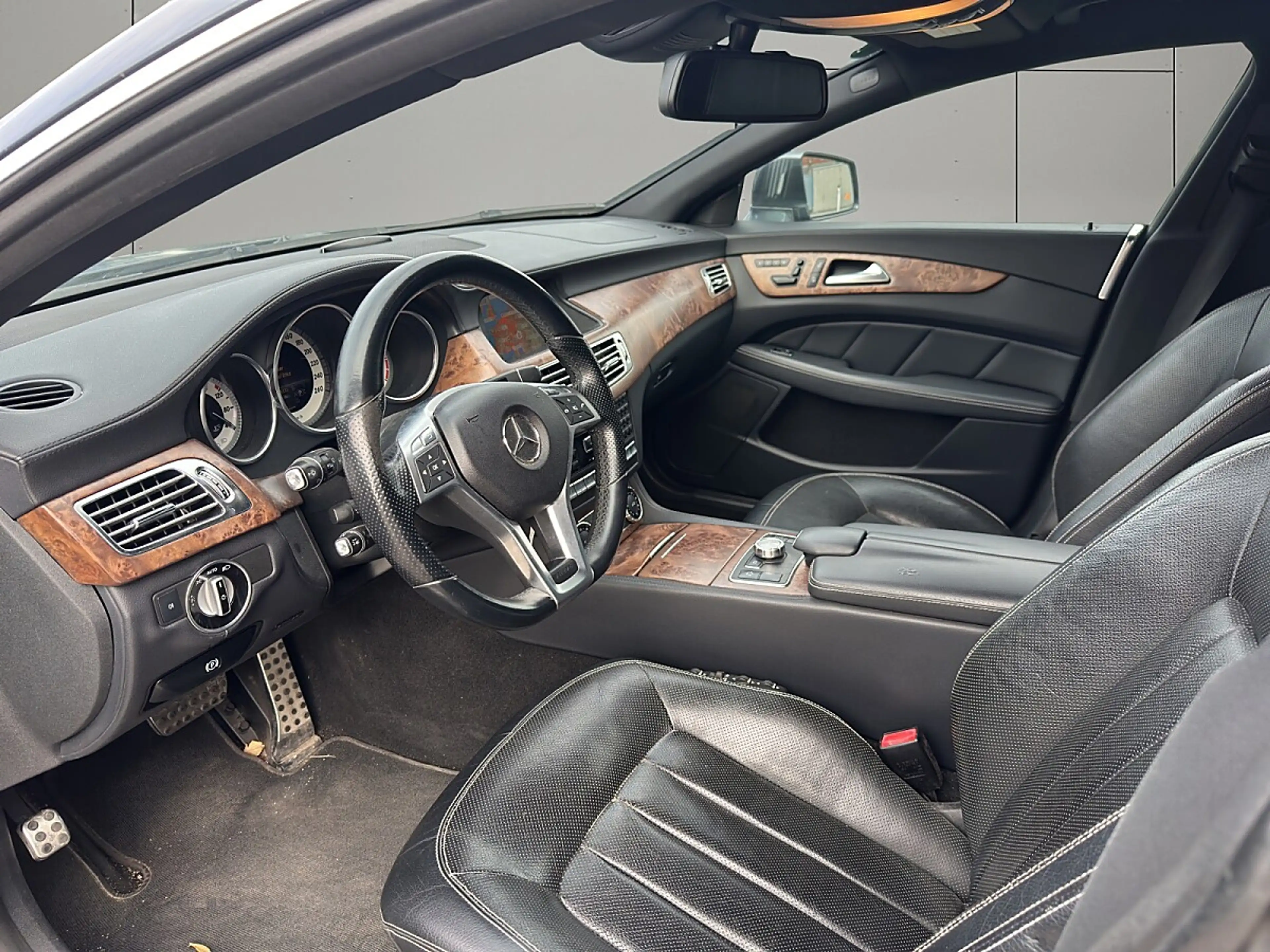 Mercedes-Benz CLS 350 CDI Shooting Brake 4MATIC Aut. — photo 6