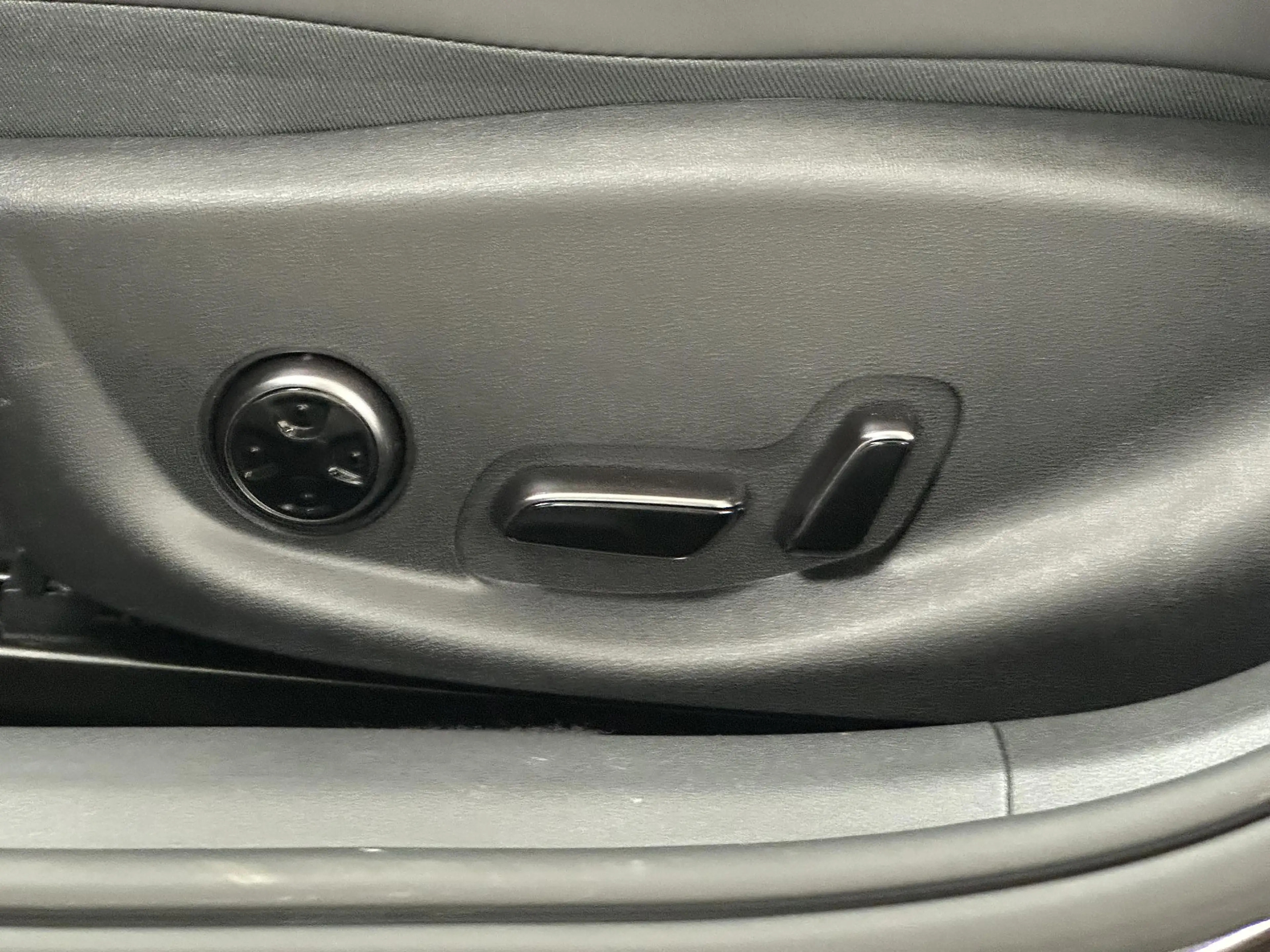 BYD Seal Design RWD 82.5 kWh Demo | 570KM WLTP range | Pano — photo 25