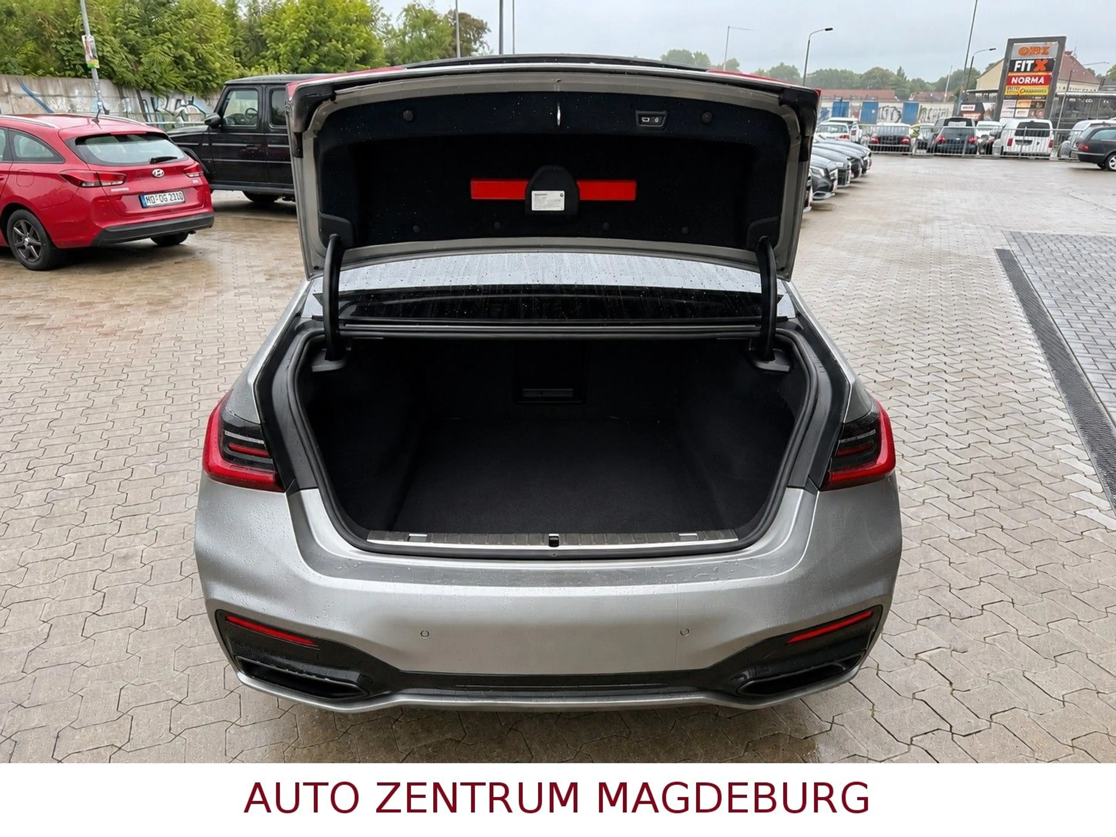 BMW 750 Li xDrive *VOLL*S.BELÜFTUNG*H/K*PANO*MASSAGE* — photo 9