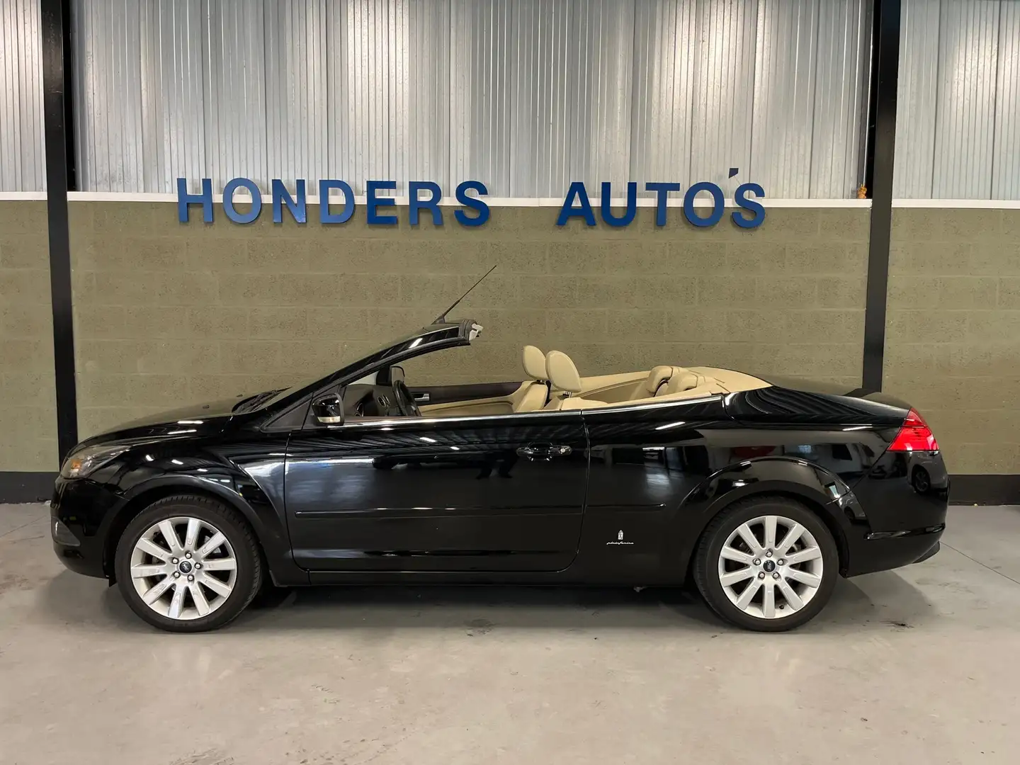 Ford Focus CC Coupé-Cabriolet 2.0 Limited AUT I TREKHAAK I PARKE Zwart - 2