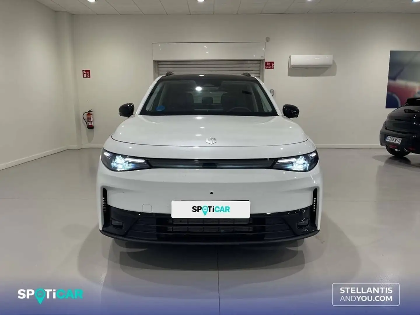 Leapmotor C10 Eléctrico de Autonomía Extendida (REEV) Design Білий - 2