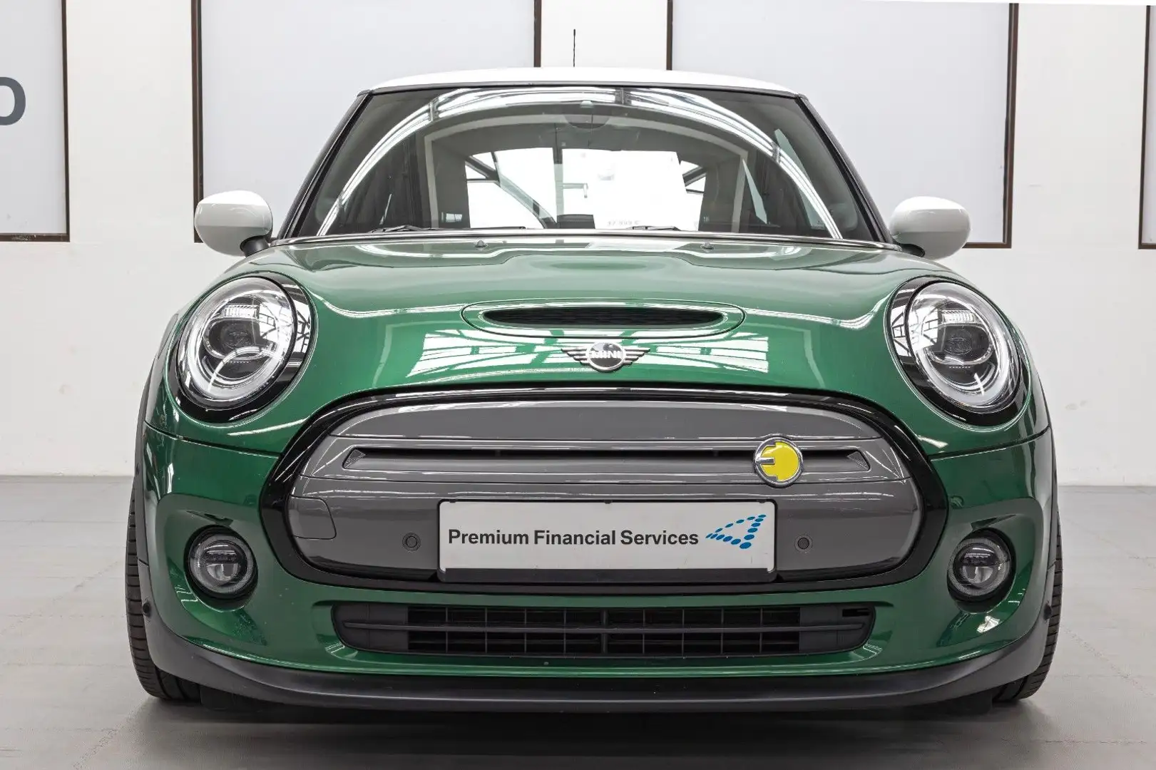 MINI Cooper SE Trim L LED JCW H&R Navi HUD H&K uvm! Зелений - 2