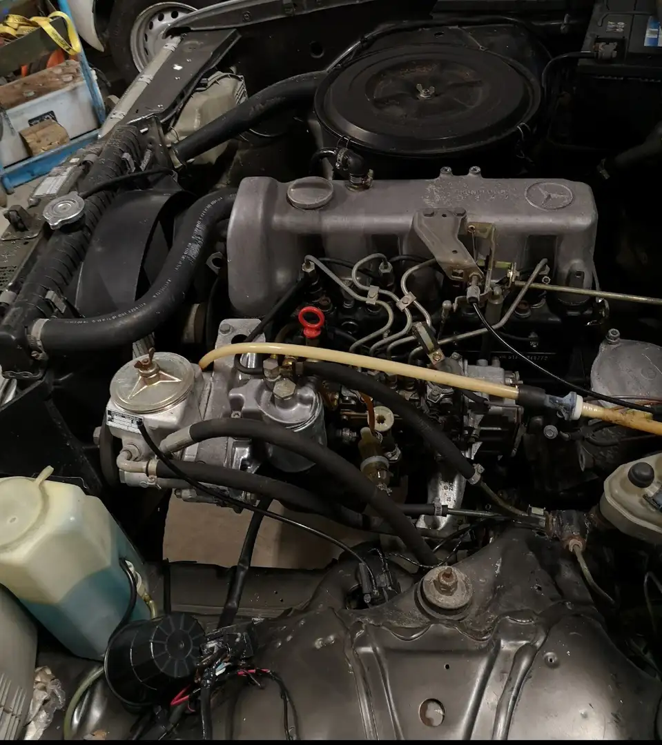 Mercedes-Benz 240 - 2