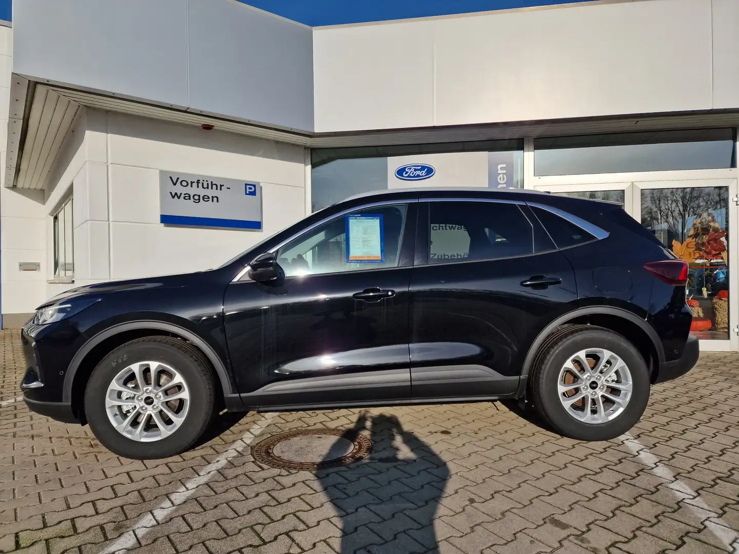 Ford Kuga Titanium Schwarz - 2