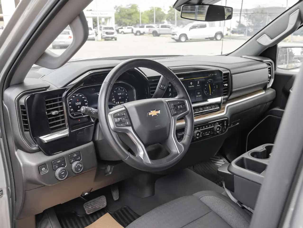 Chevrolet Silverado 1500 снимка Chevrolet Silverado 1500