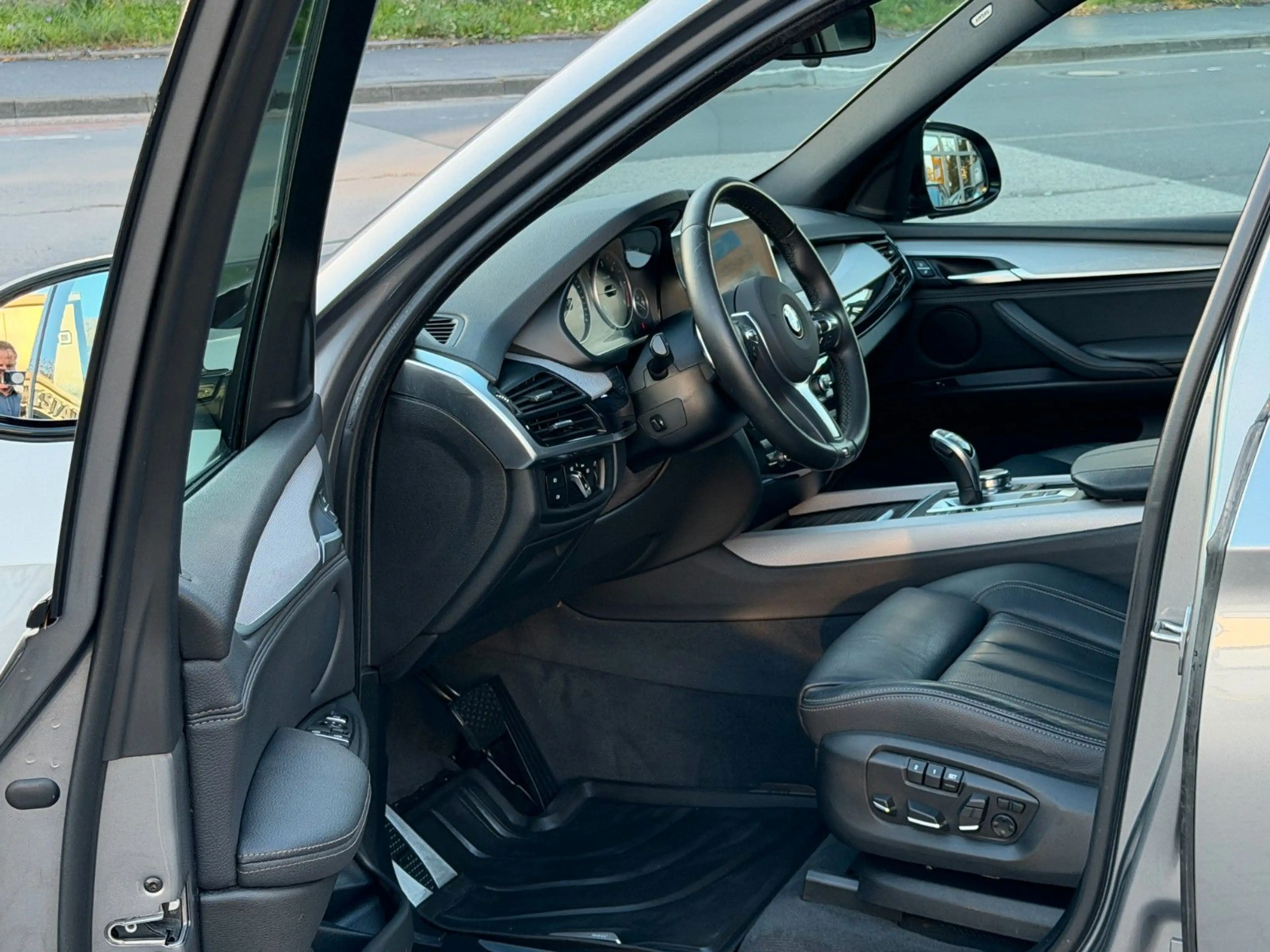BMW X5 sDrive 25 d Aut. LED - M Sportpaket /// — photo 12