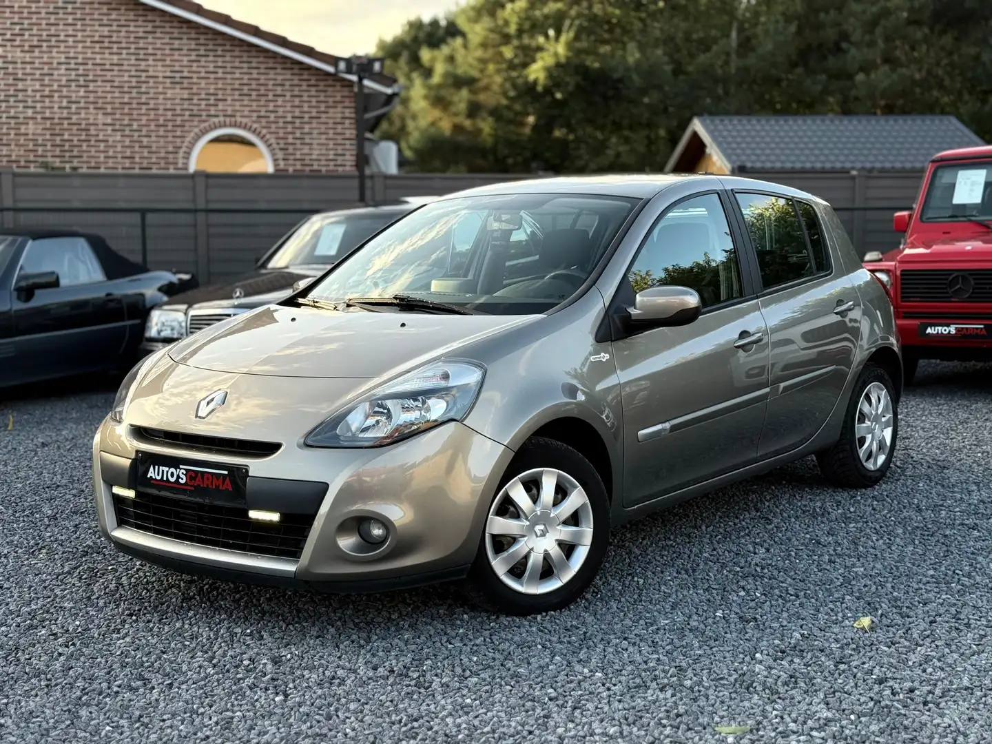 Renault Clio 5 Deurs 101 Pk Navigatie Airco Benzine Manueel * Bronze - 1