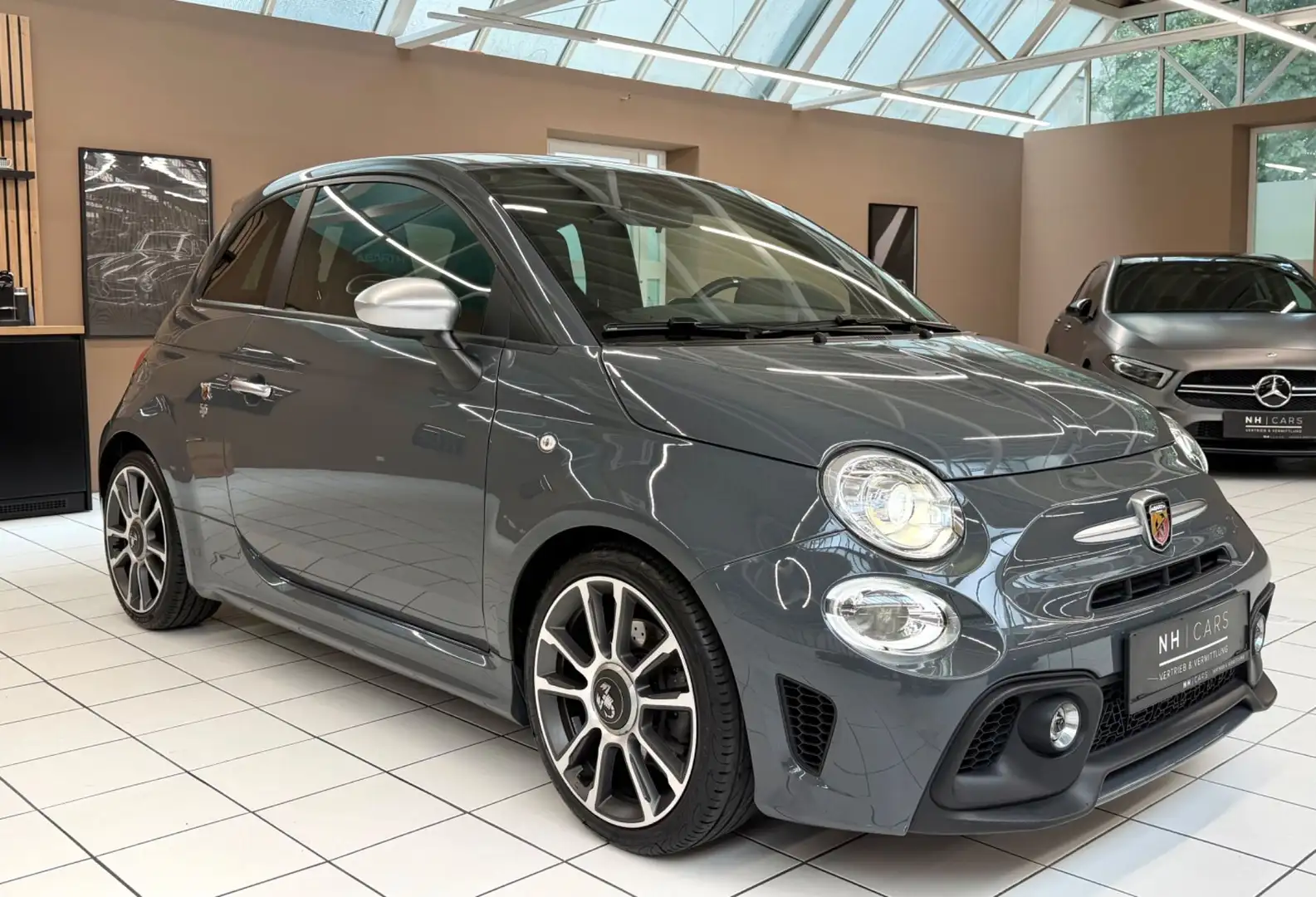 Abarth 595 Turismo 1.4 T-Jet Aut./ Xenon/Beats/Erstbesitz Grau - 1