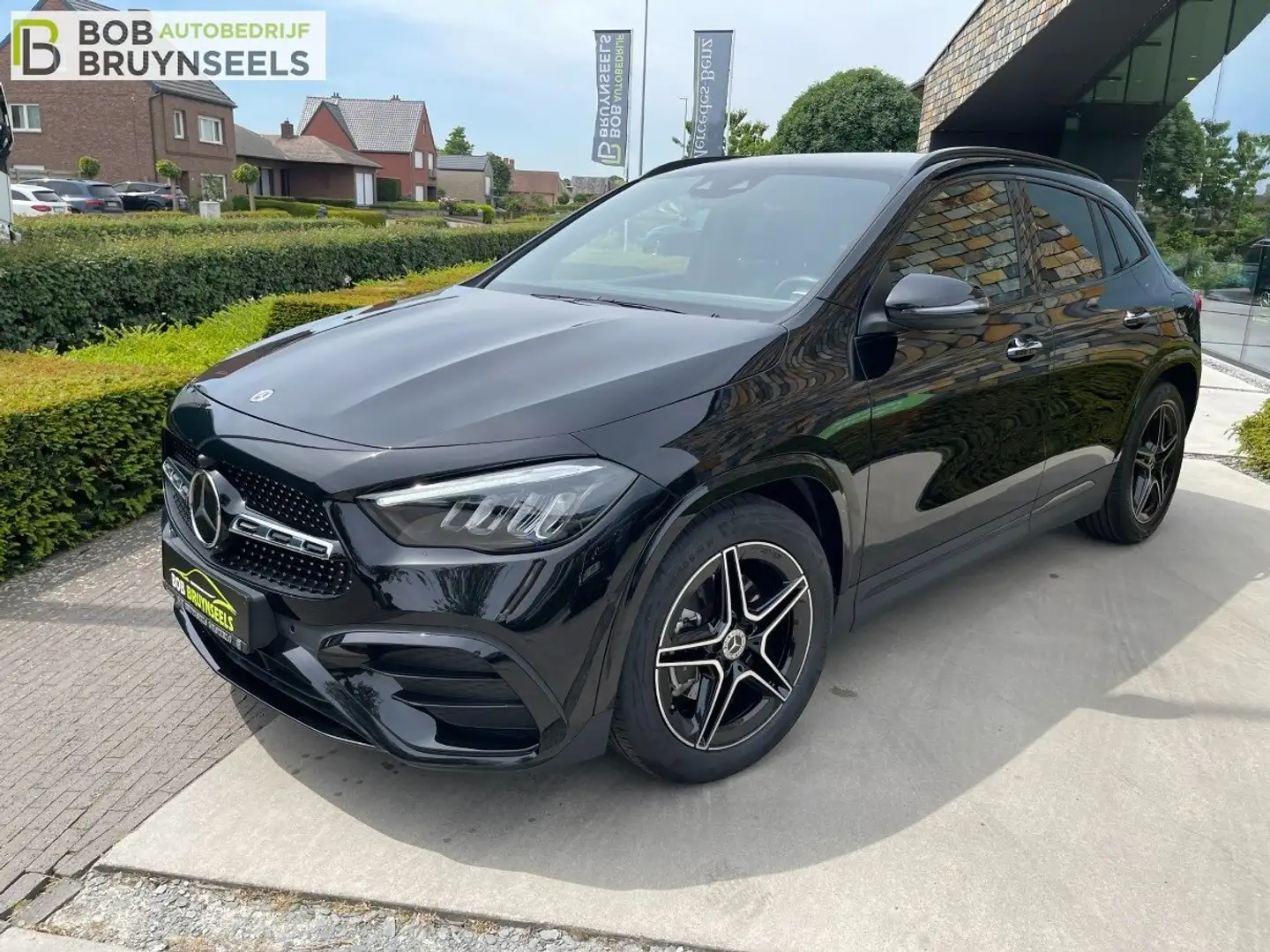 Mercedes-Benz GLA 180 AMGLine/Nightpak/ Keyless Go/Trekhaak/Distronic Noir - 1