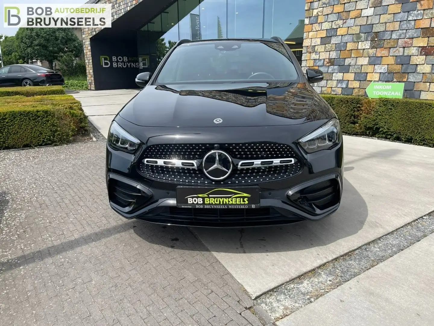 Mercedes-Benz GLA 180 AMGLine/Nightpak/ Keyless Go/Trekhaak/Distronic Noir - 2