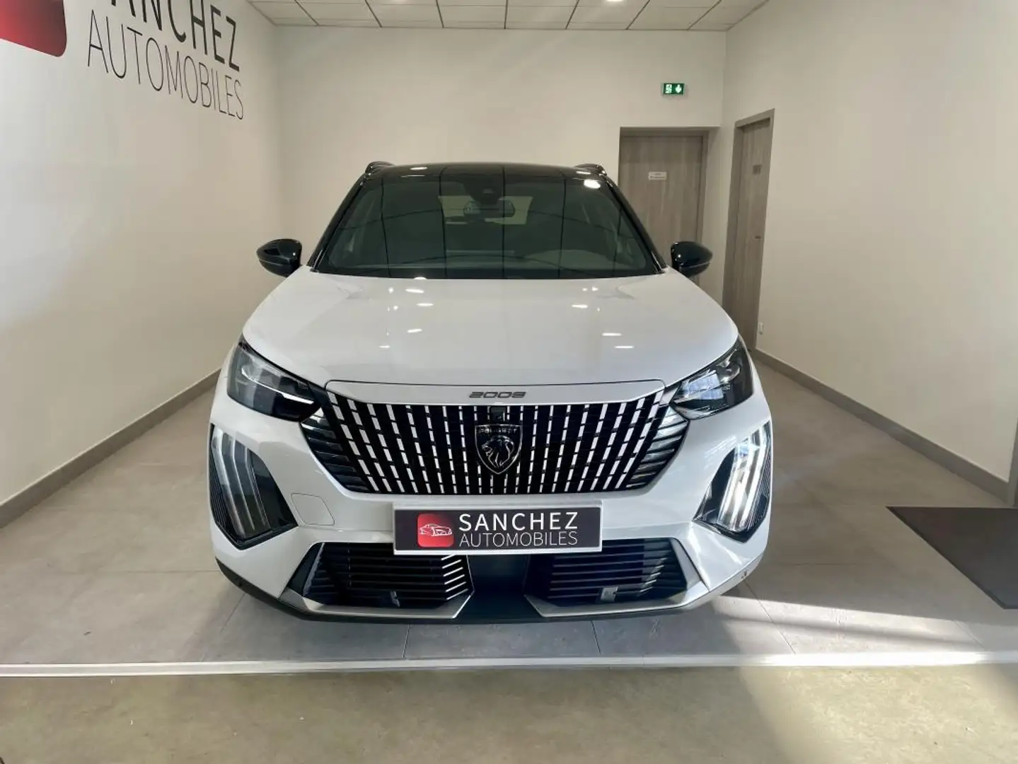 Peugeot 2008 II (2) 1.2 HYBRID 145 DCS6 GT Blanc - 2