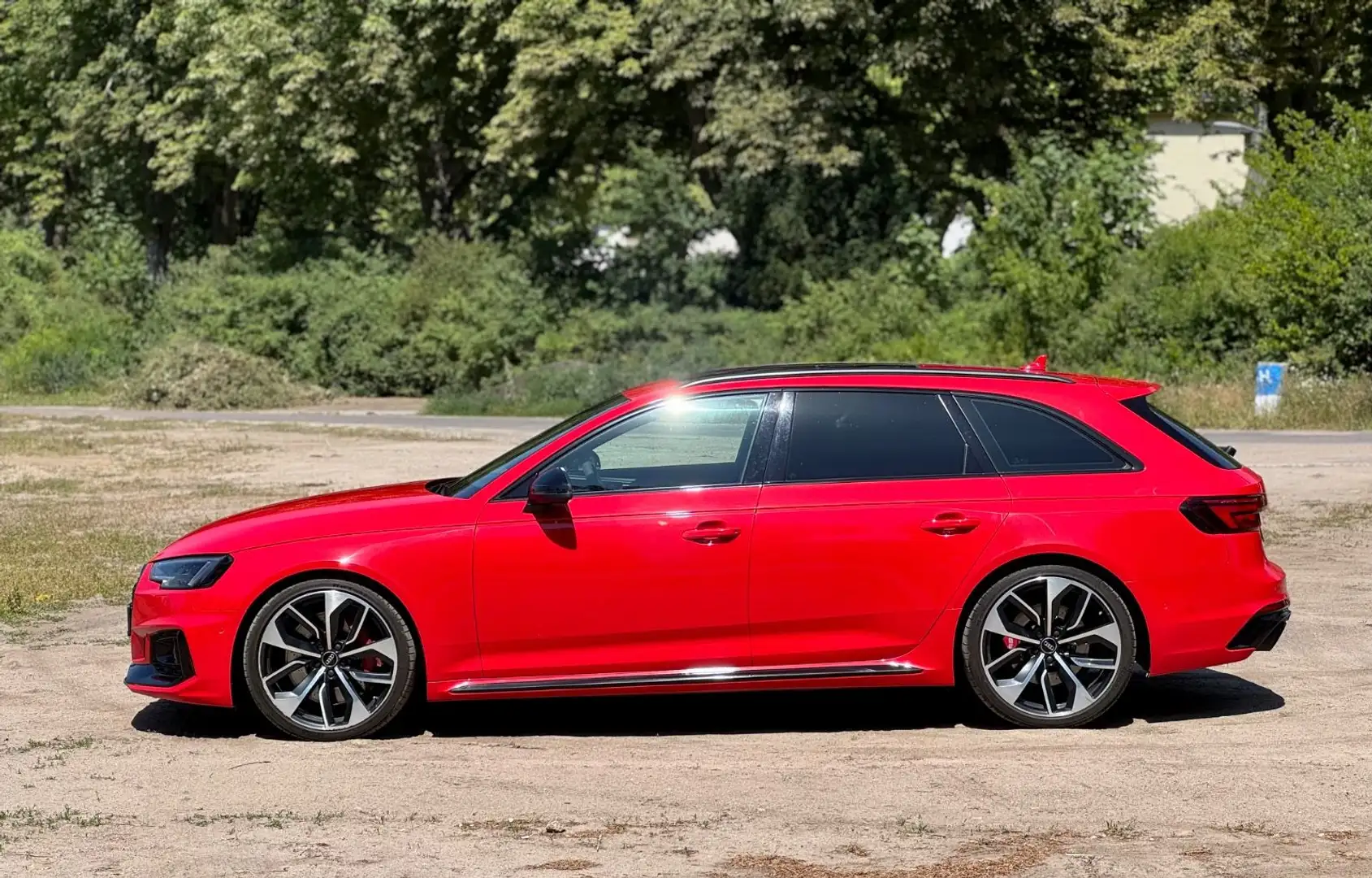 Audi RS4 Avant 2.9 TFSI quattro LED Navi Leder Rot - 2