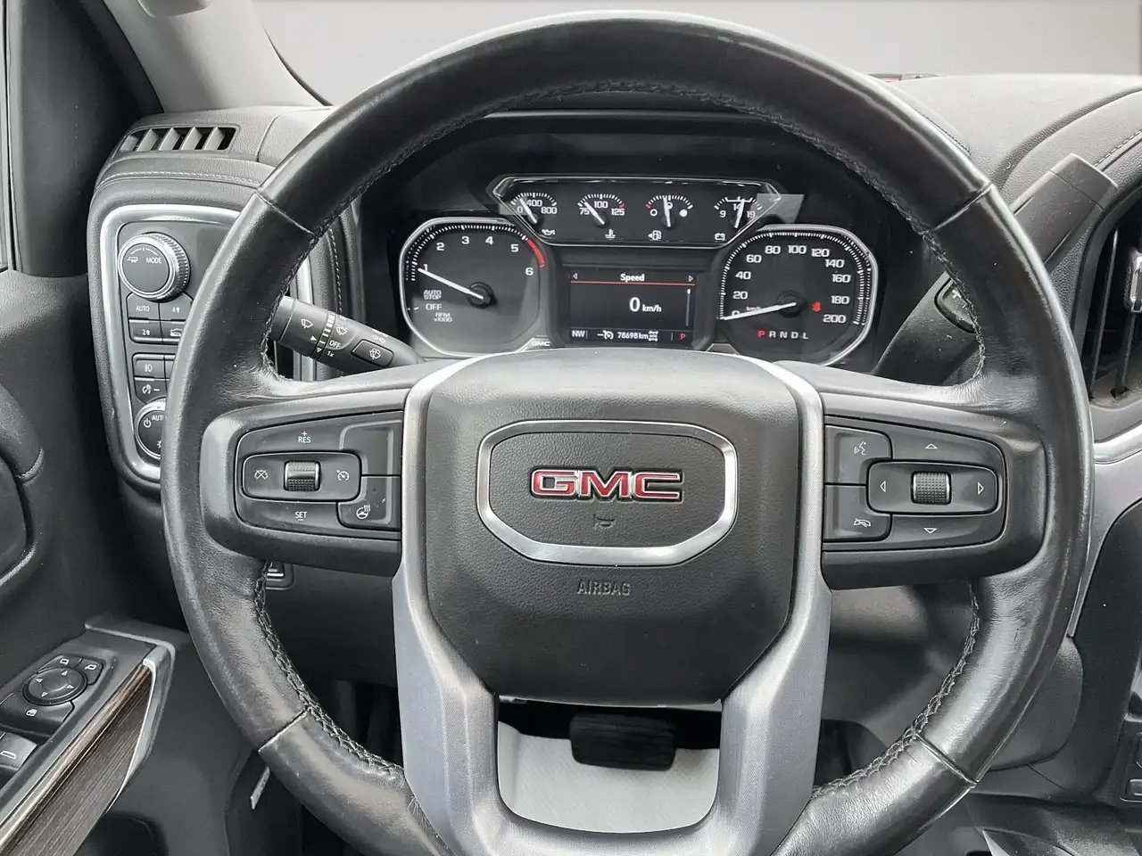 GMC Sierra 1500 снимка GMC Sierra 1500
