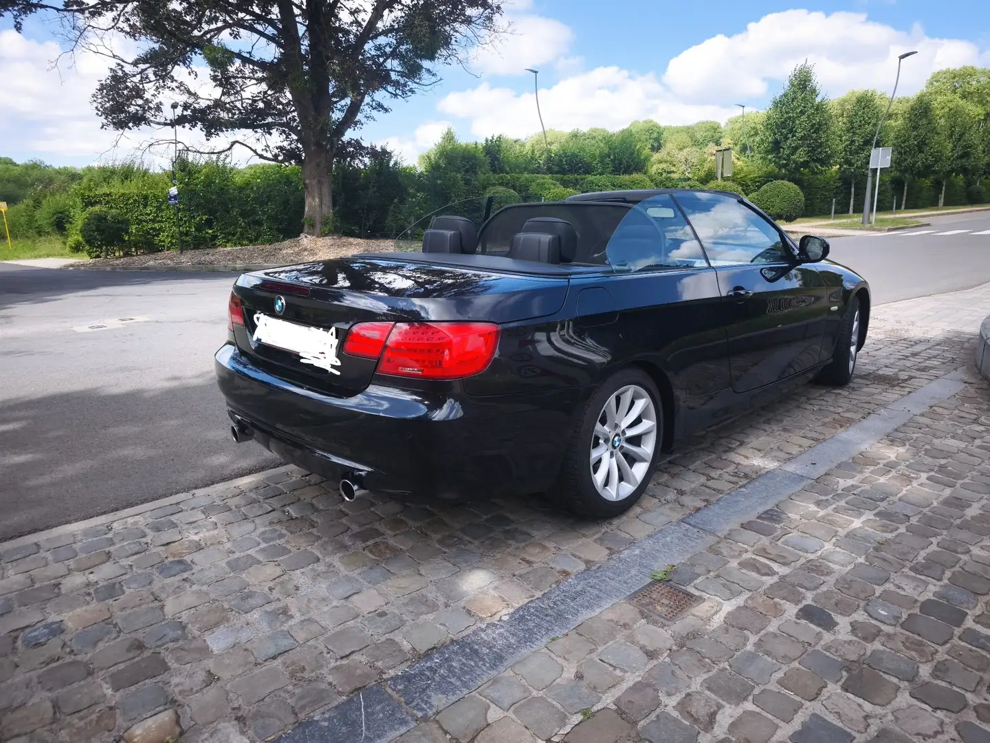BMW 335 Cab 335i 306 ch steptronic crna - 2