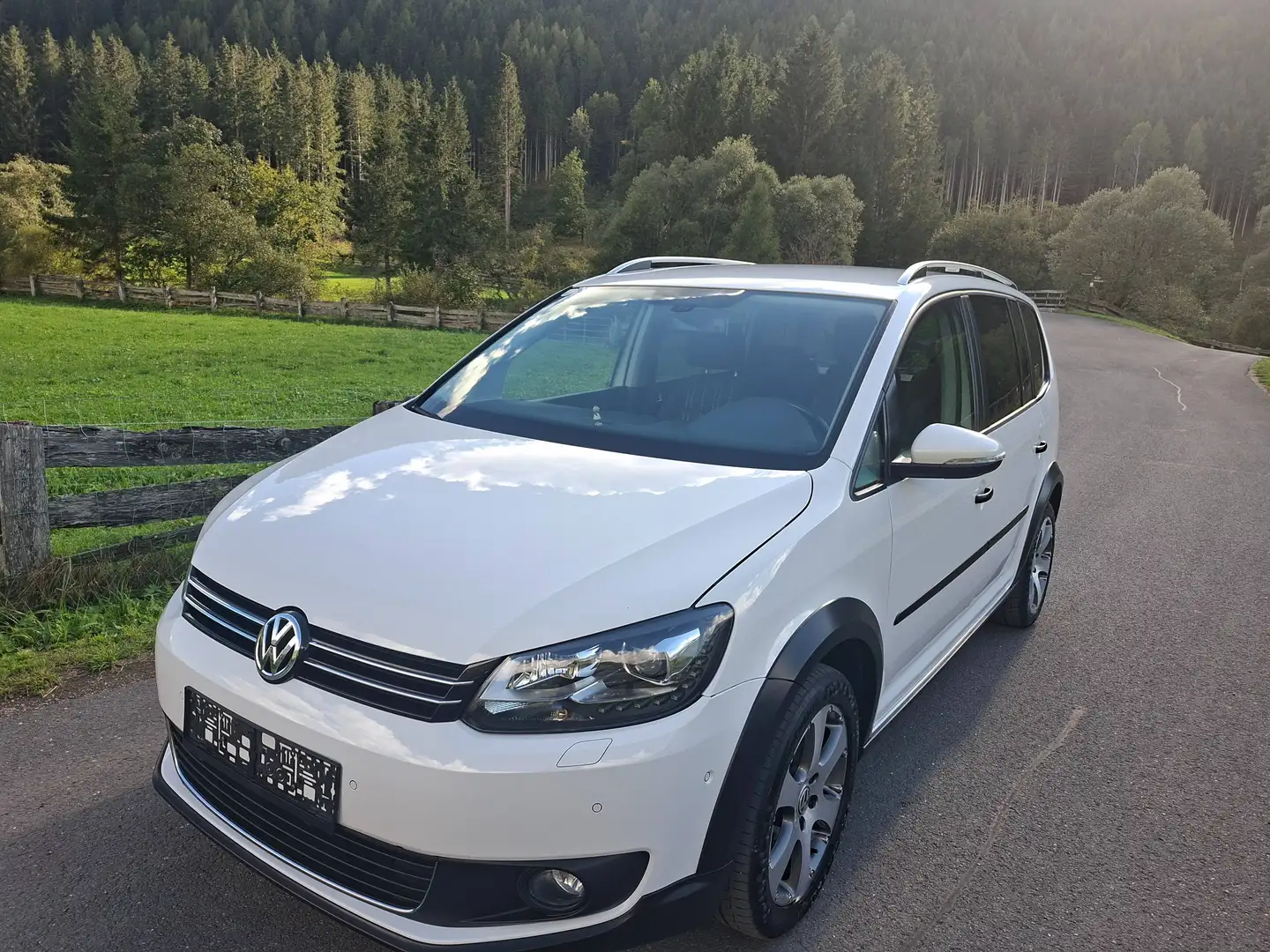 Volkswagen Cross Touran CrossTouran 1,6 TDI Weiß - 2
