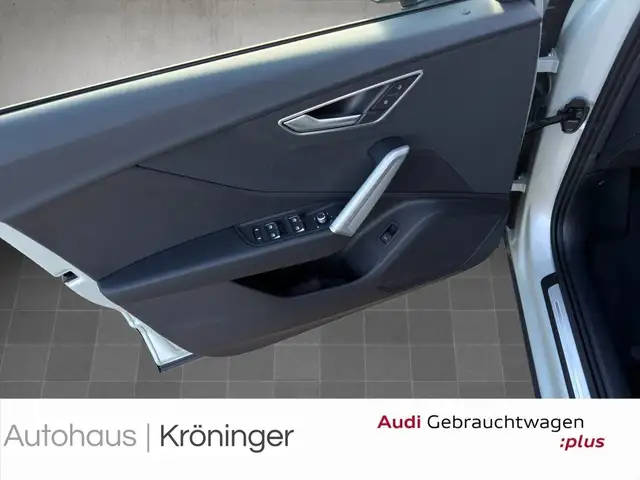 Audi Q2 view 8
