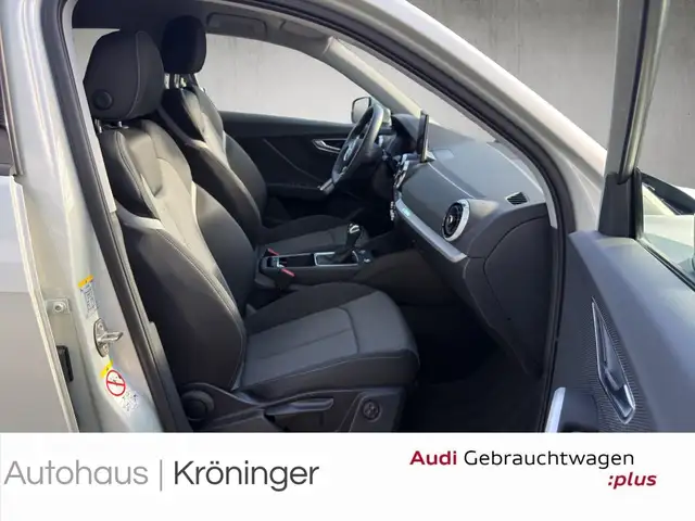Audi Q2 view 9