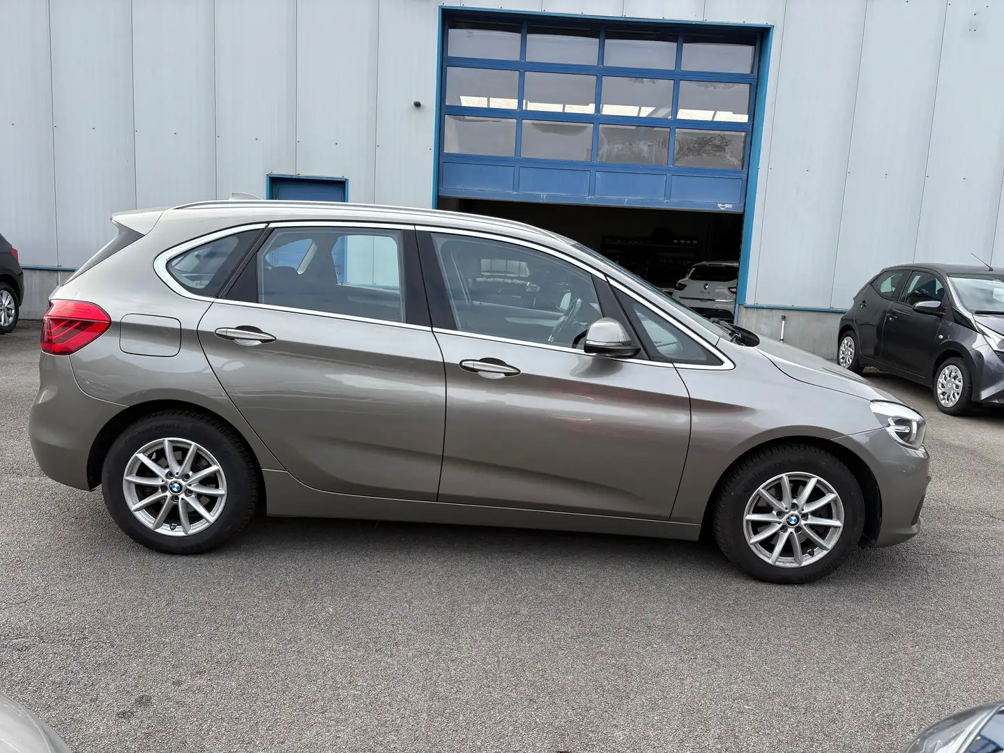BMW 218 218i Gran Tourer Beige - 2