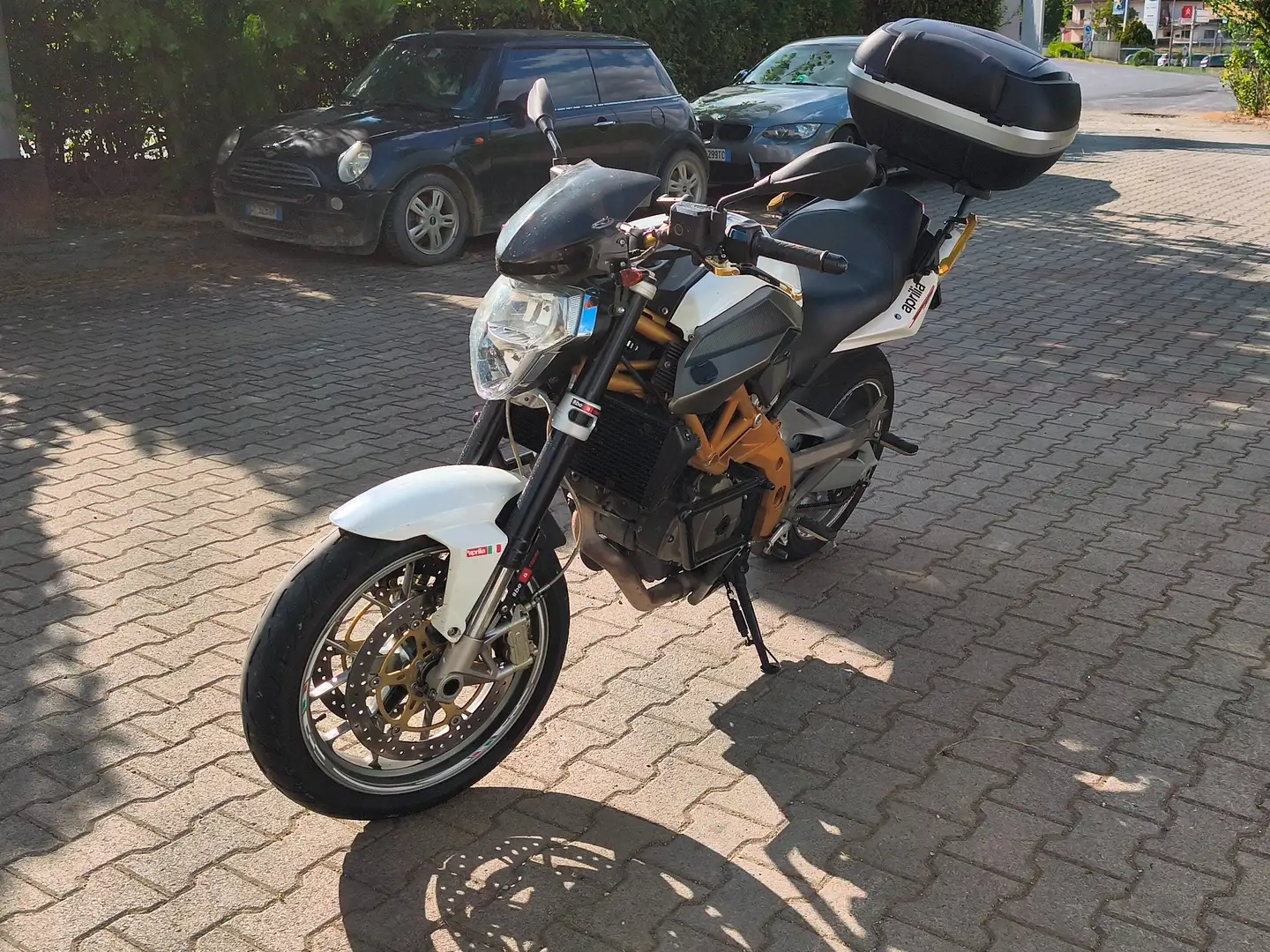 Aprilia Shiver 750 Naked White - 1