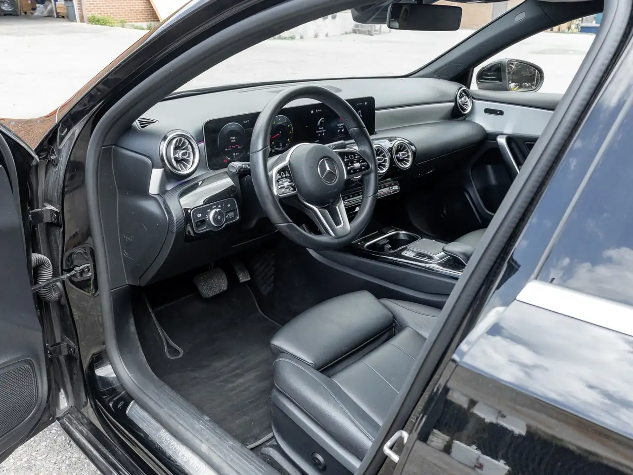 Mercedes-Benz A-Class снимка Mercedes-Benz A-Class