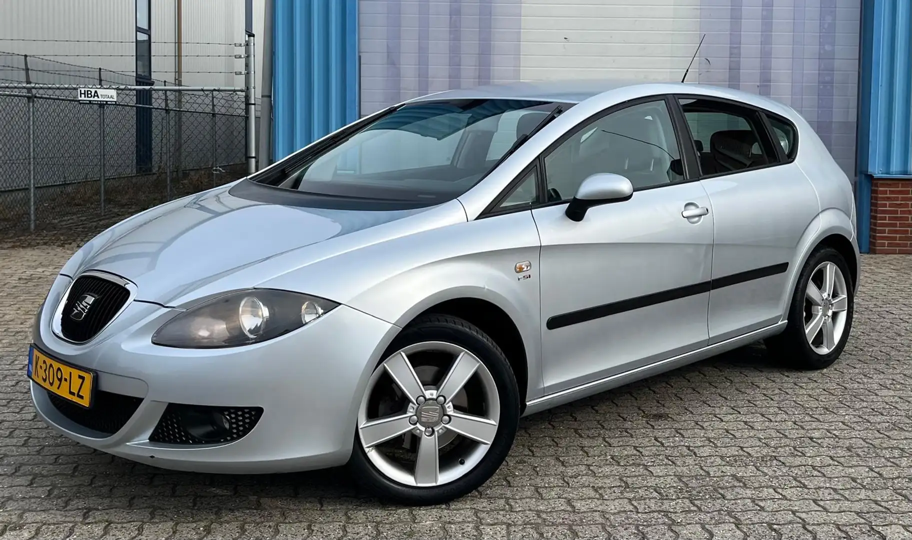 SEAT Leon 2.0 FSI REFERENCE Grijs - 1