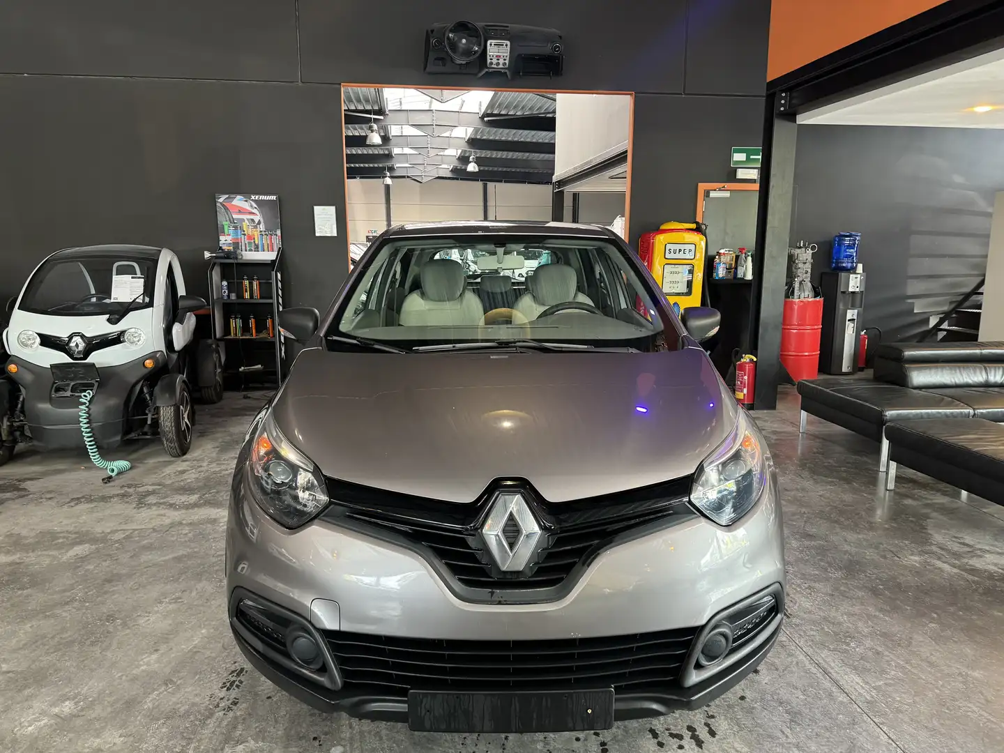 Renault Captur 0.9 TCe - RADIO CD/AUX/USB - STARANDSTOP - MANUEL Grau - 2