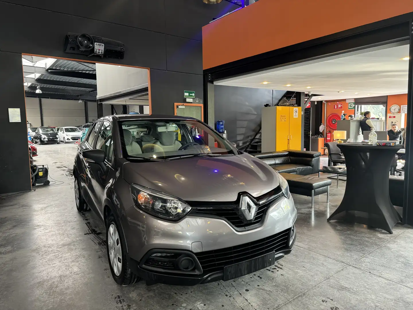 Renault Captur 0.9 TCe - RADIO CD/AUX/USB - STARANDSTOP - MANUEL Grau - 1