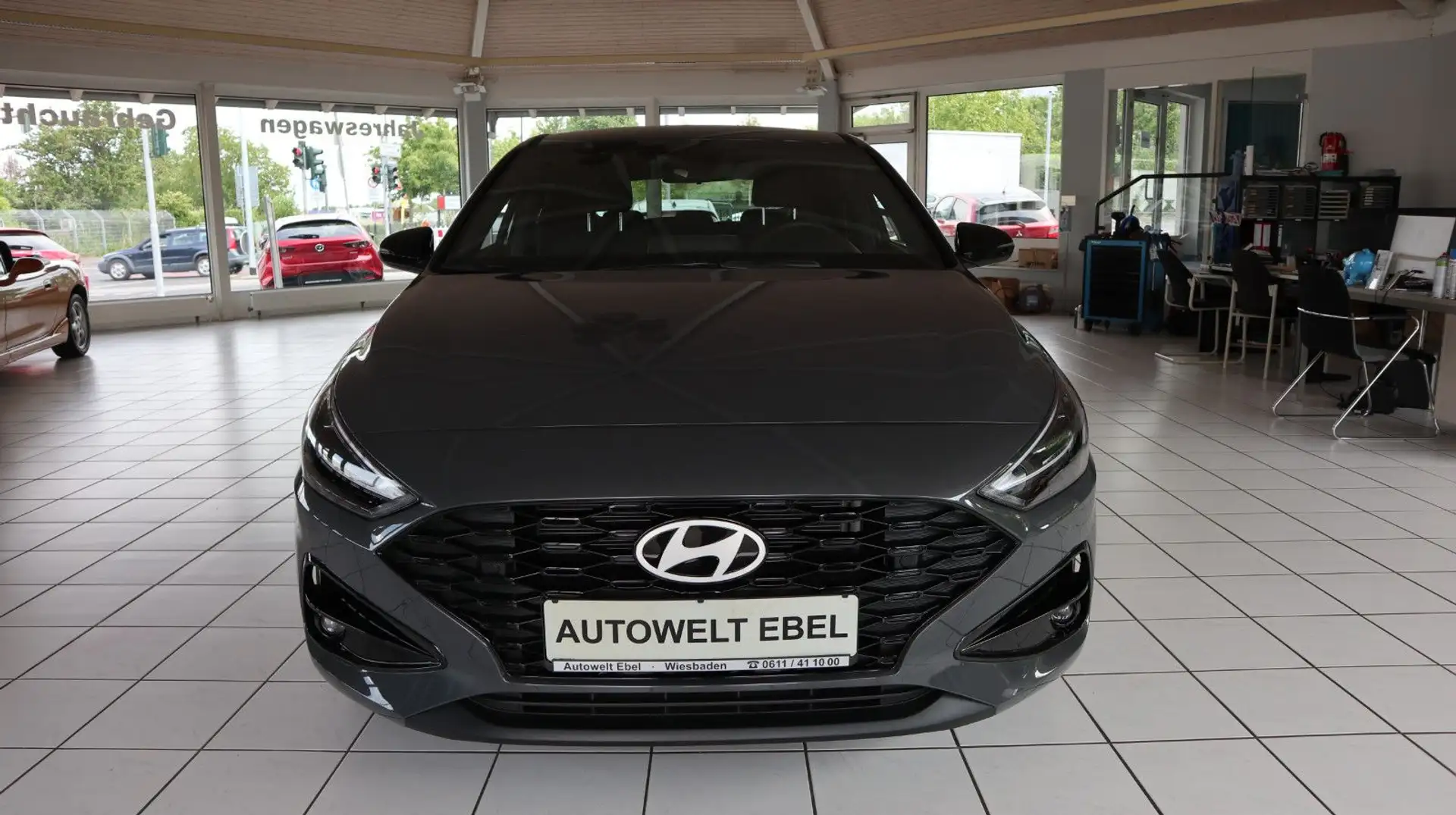 Hyundai i30 *101PS*AUTOMATIK*NAVI*LED*RFK* PDC V+H*SHZ* Gris - 2