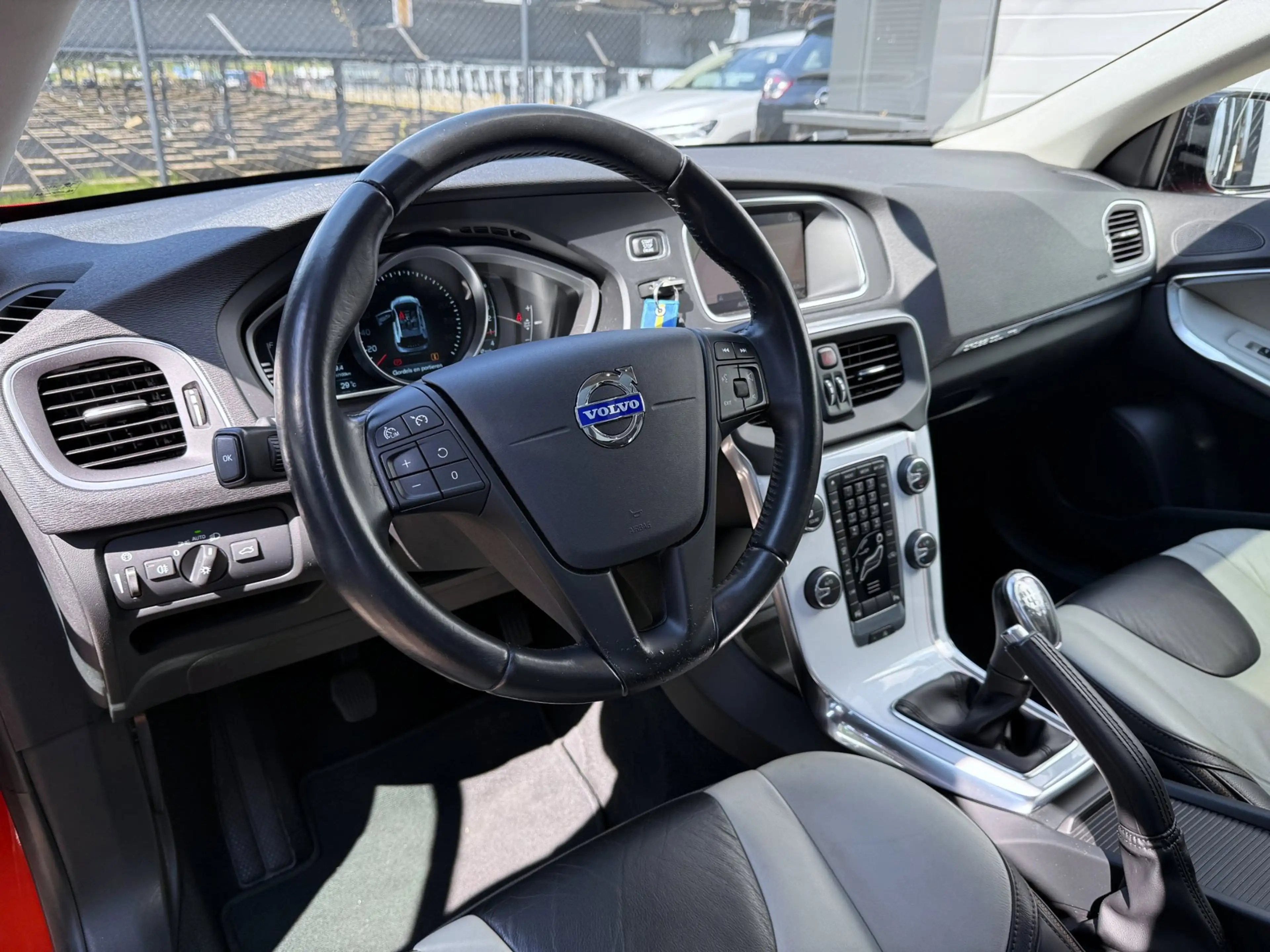 Volvo V40 Cross Country 1.6 D2 Summum - Pano - Navigatie - Lederen Bekledi — photo 10