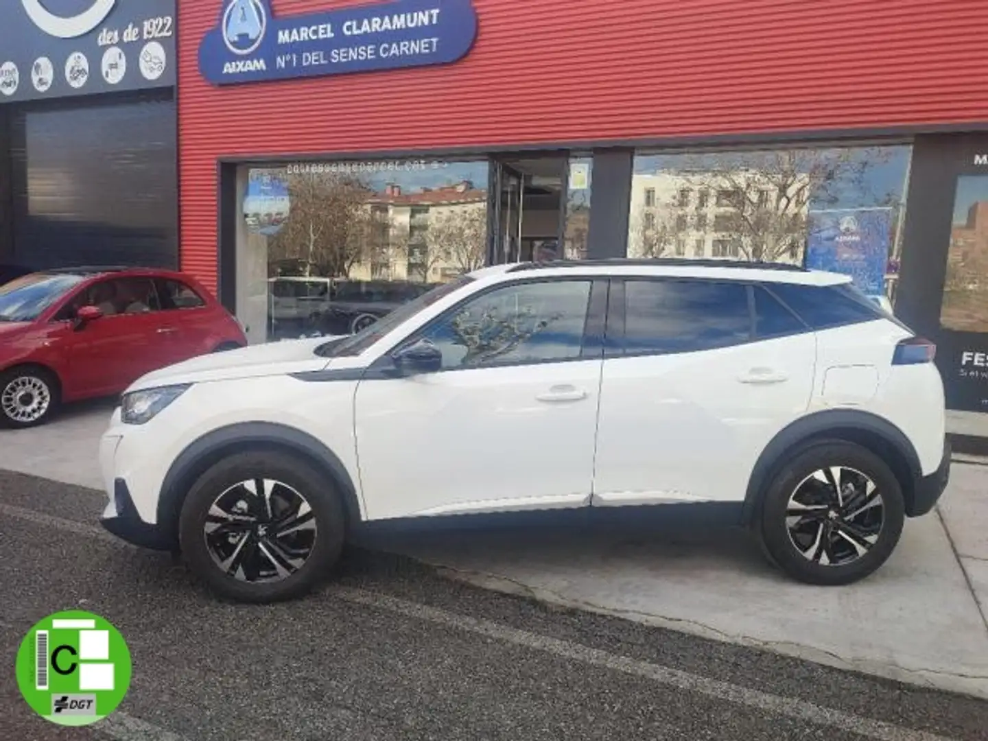 Peugeot 2008 1.2 PureTech S&S Allure 130 Weiß - 2
