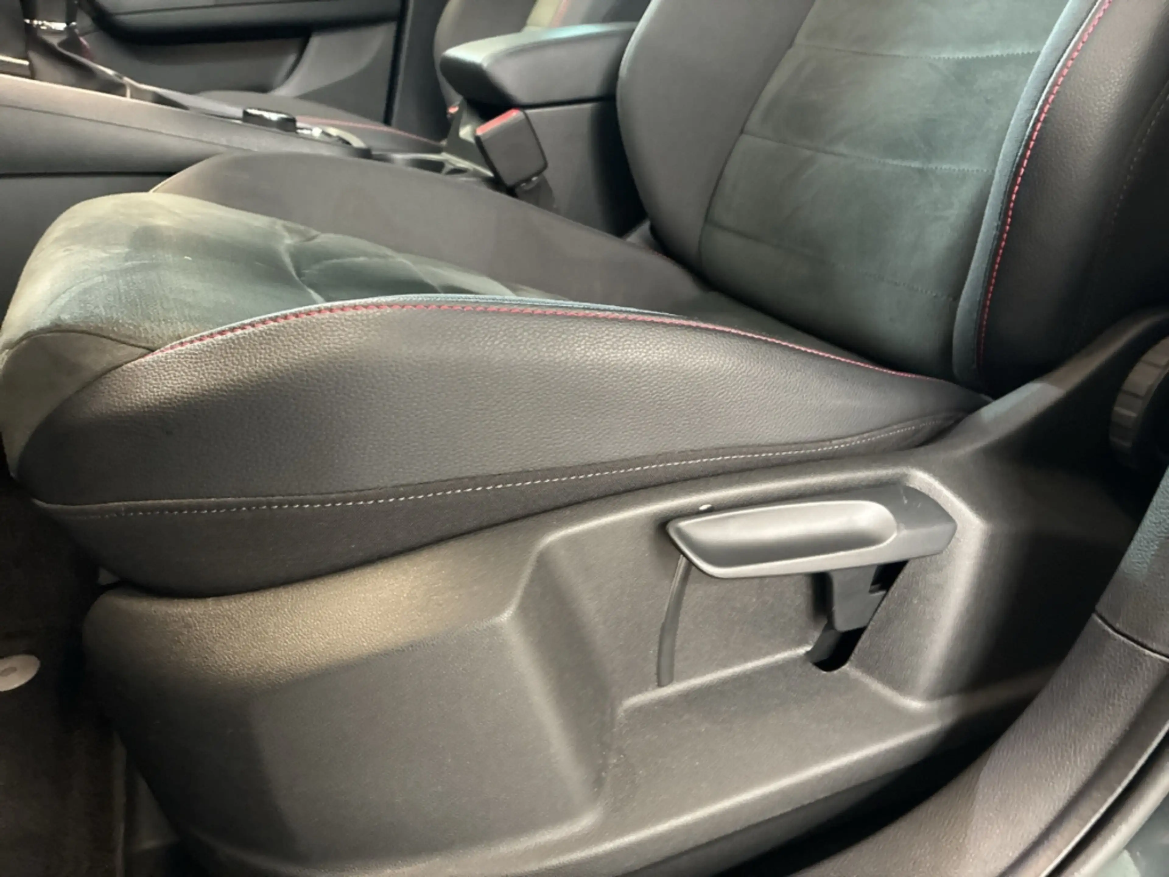 SEAT Ateca 1.5 TSI FR Beats AHK PDC Kamera eHeckklappe SHZ Kl — photo 9