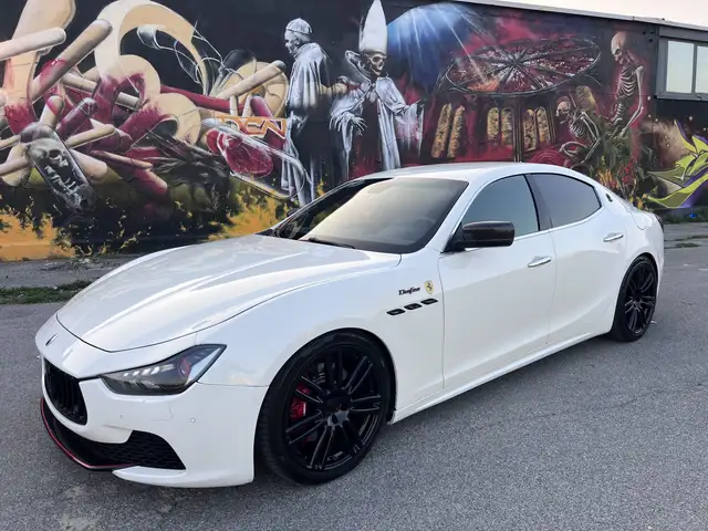 Maserati Ghibli 3.0 V6 biturbo SQ4 430 cv 4x4