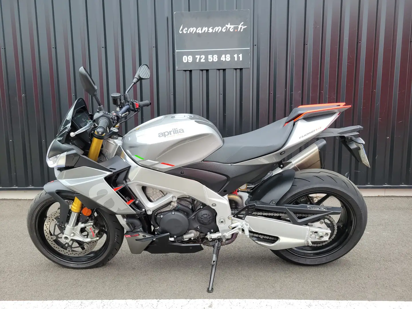 Aprilia Tuono Noir - 1