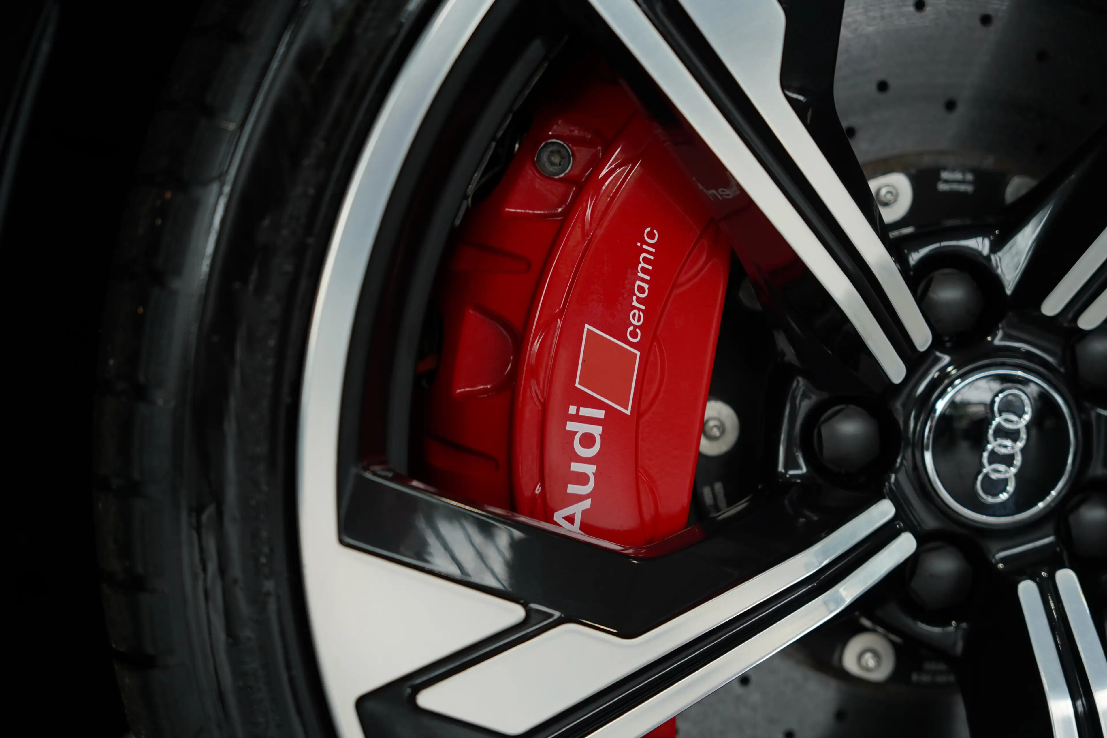 Audi RS4 Avant q 2.H *Pano*RS-AGA*B&O*Carbon*Keramik — photo 13