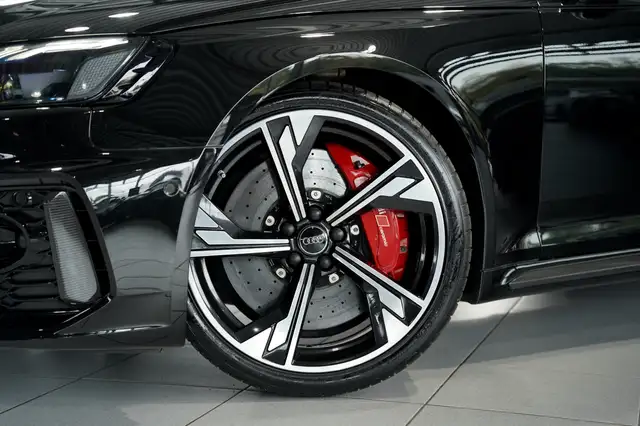 Audi RS4 view 2
