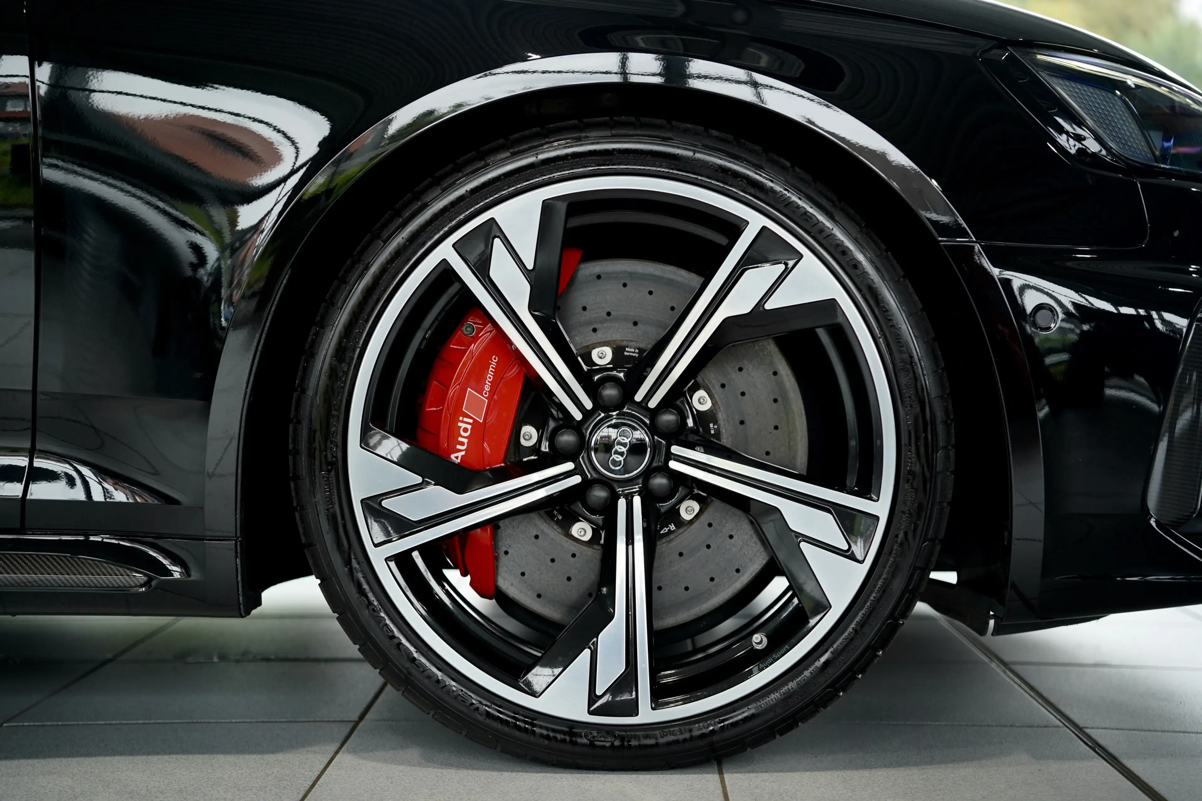 Audi RS4 Avant q 2.H *Pano*RS-AGA*B&O*Carbon*Keramik — photo 7