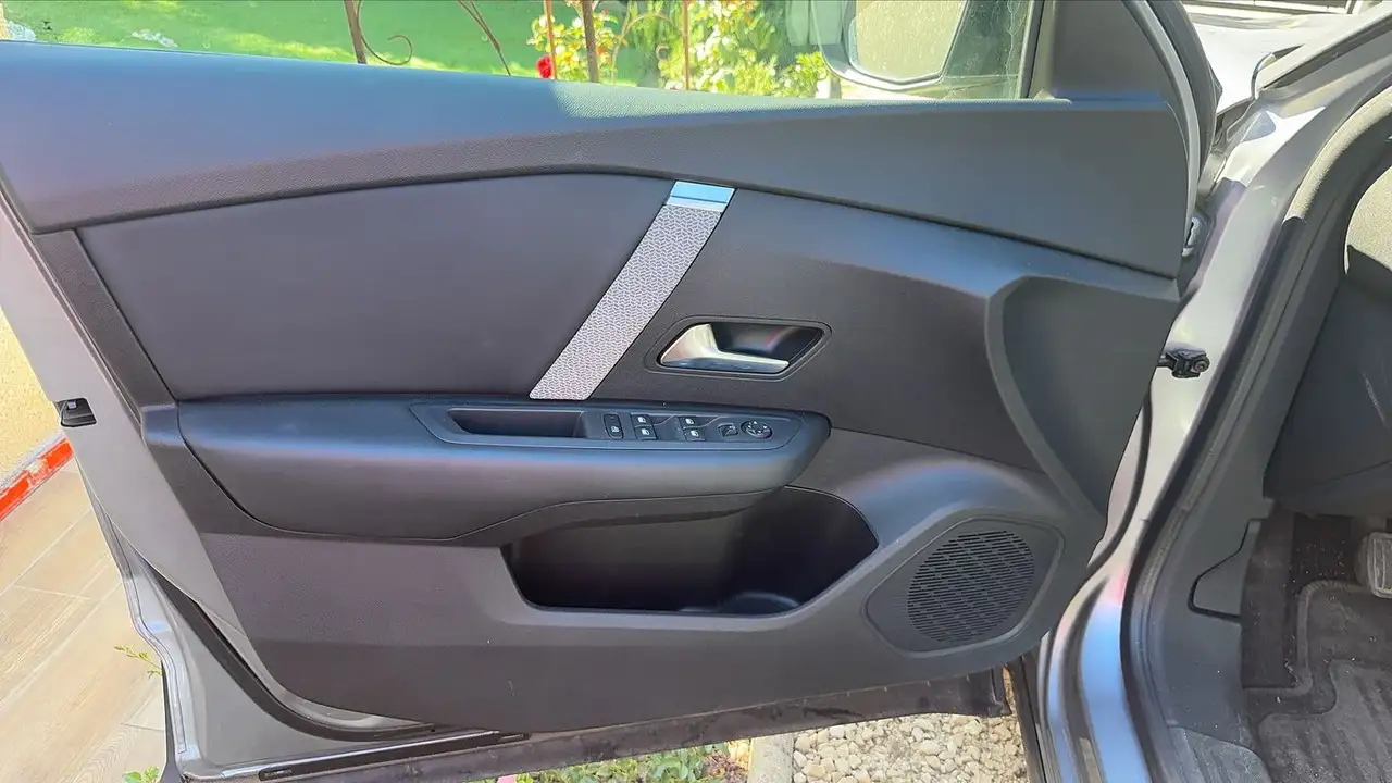 Citroen C4 Berline — photo 7