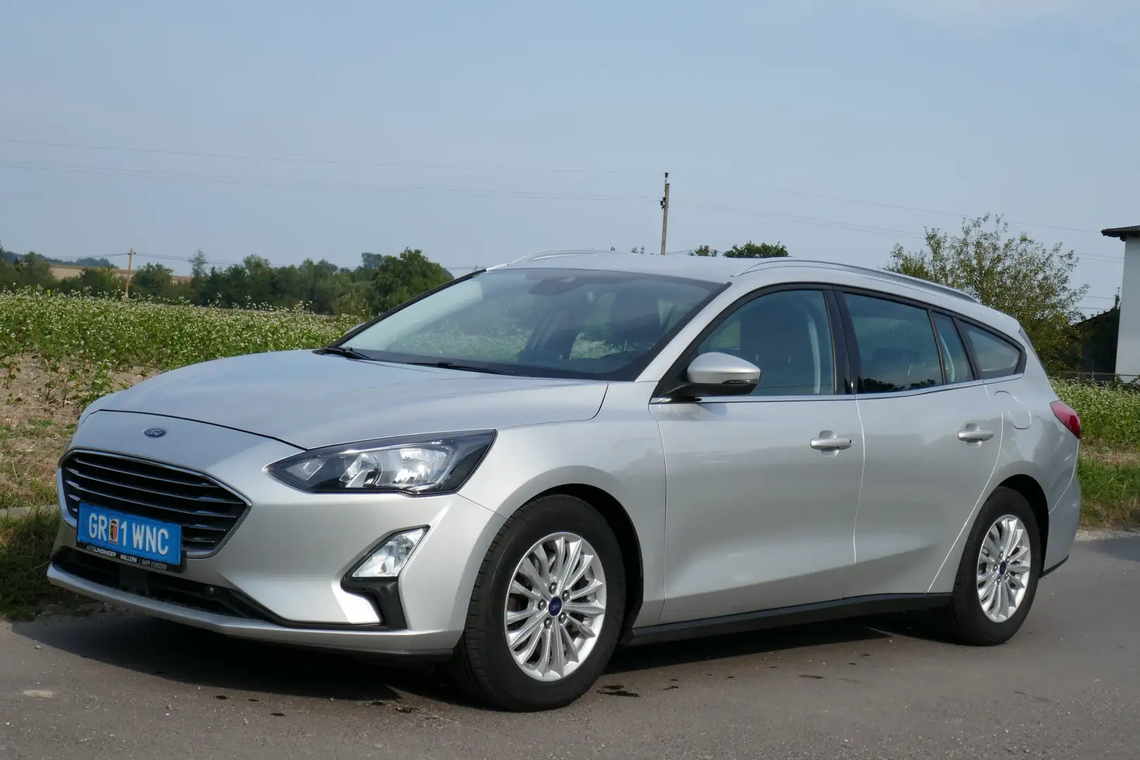 Ford Focus Titanium Silber - 1