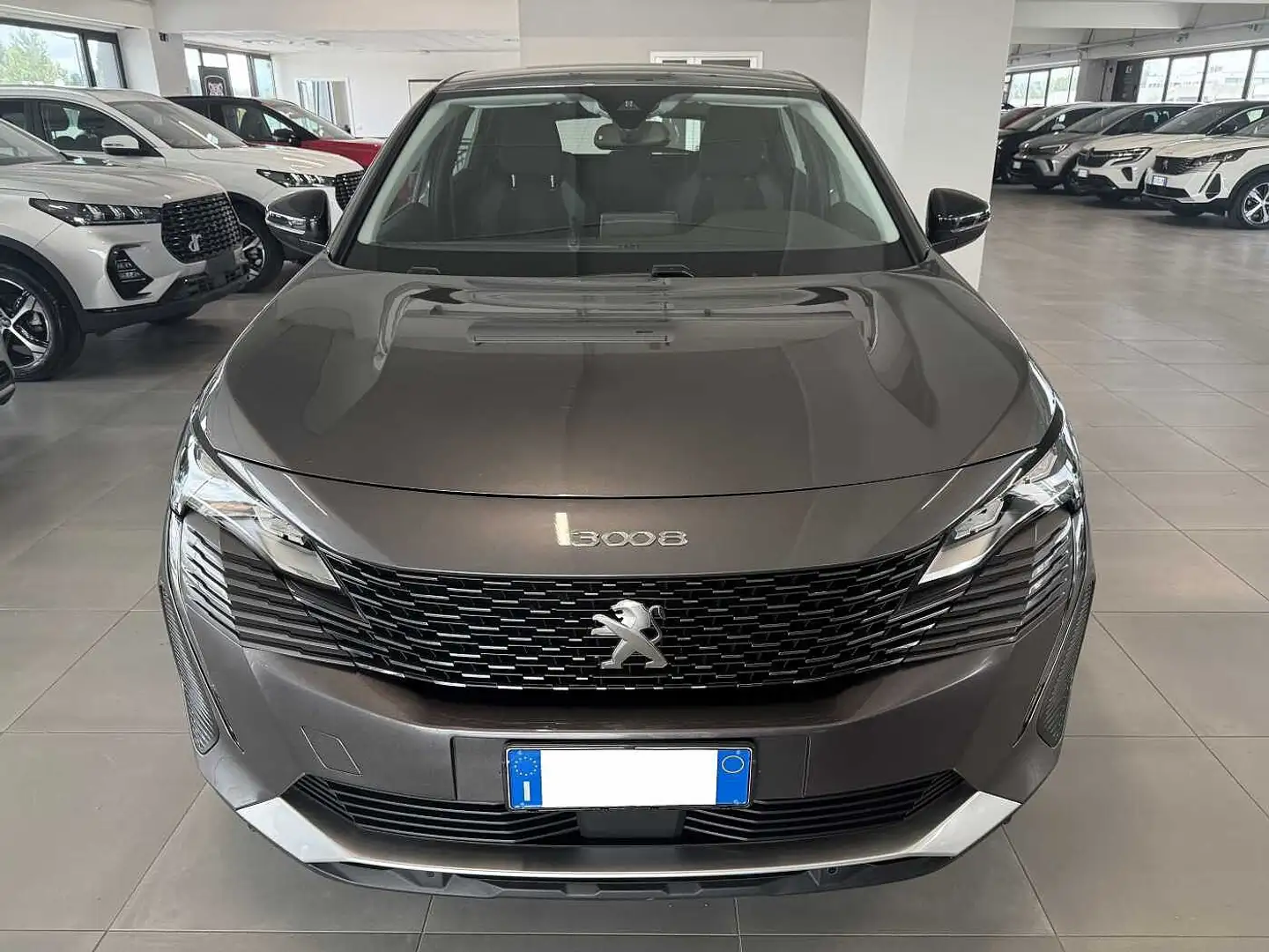 Peugeot 3008 1.5 BlueHDi 130 CV Active Grijs - 2